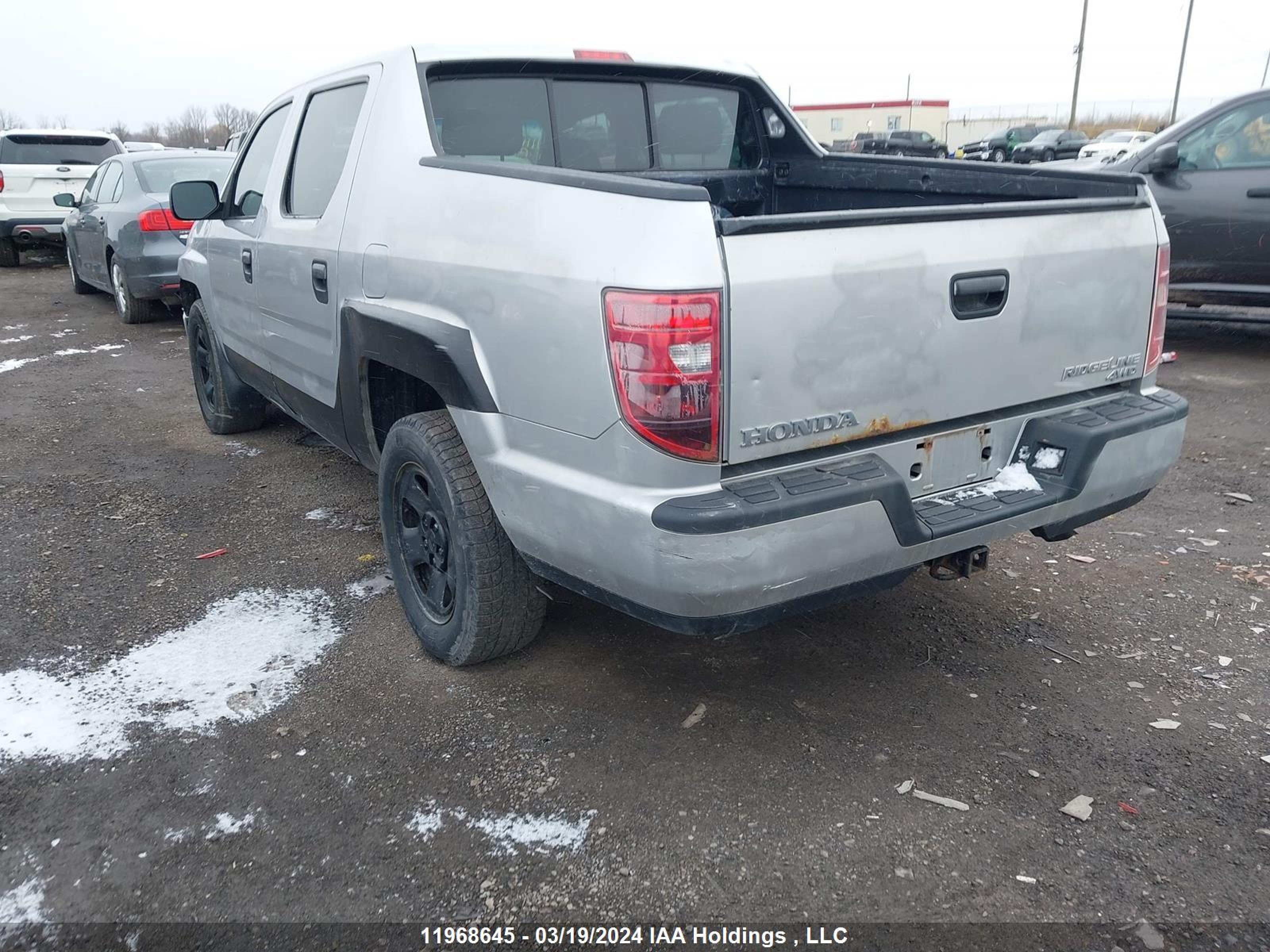 Photo 2 VIN: 5FPYK1F42BB501822 - HONDA RIDGELINE 