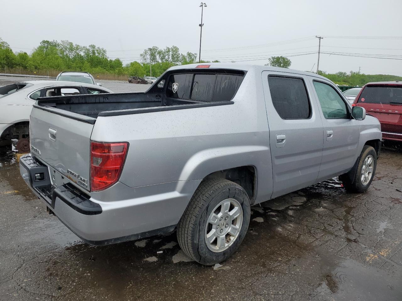 Photo 2 VIN: 5FPYK1F46BB003056 - HONDA RIDGELINE 