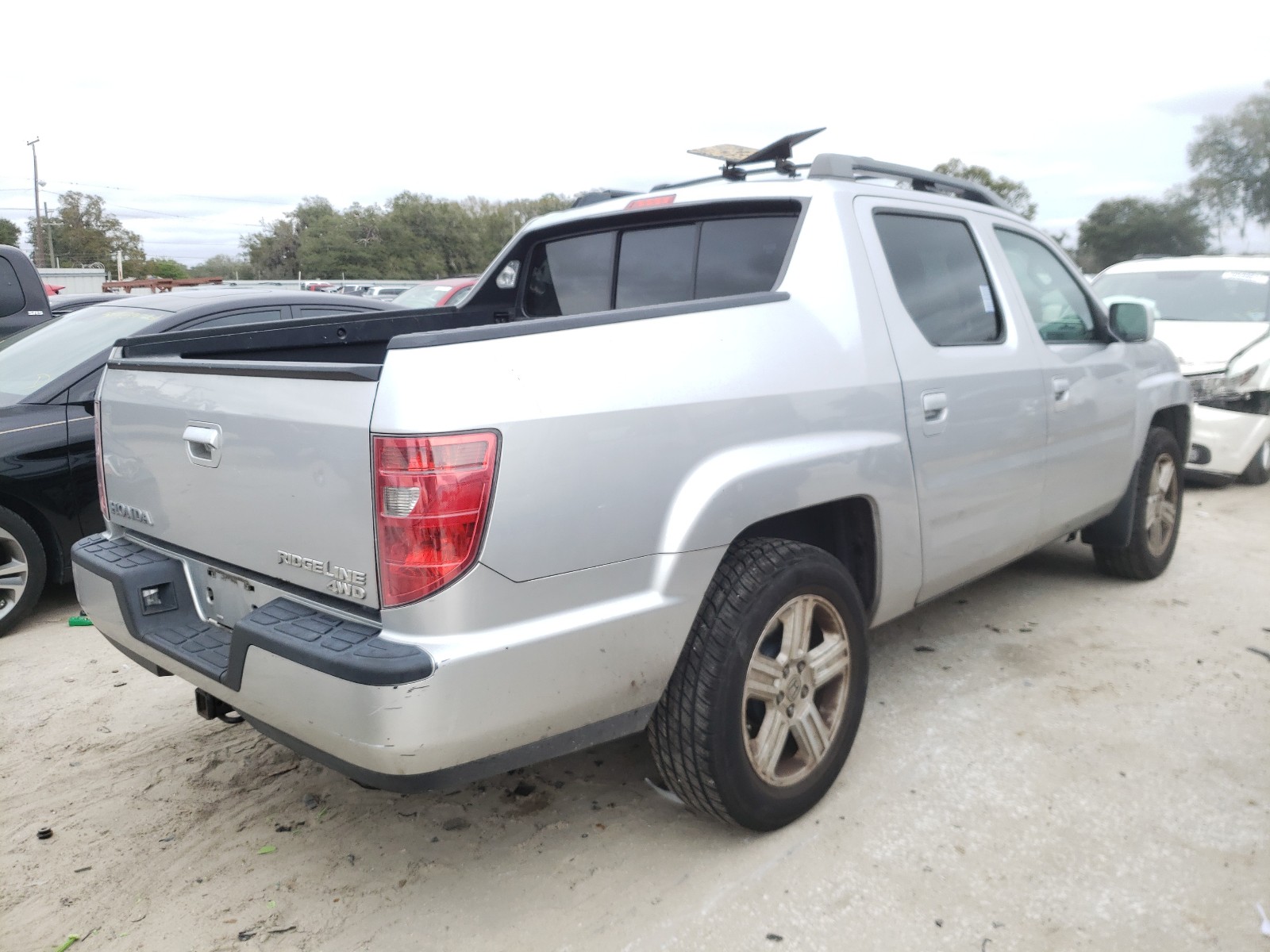 Photo 3 VIN: 5FPYK1F50BB451544 - HONDA RIDGELINE 