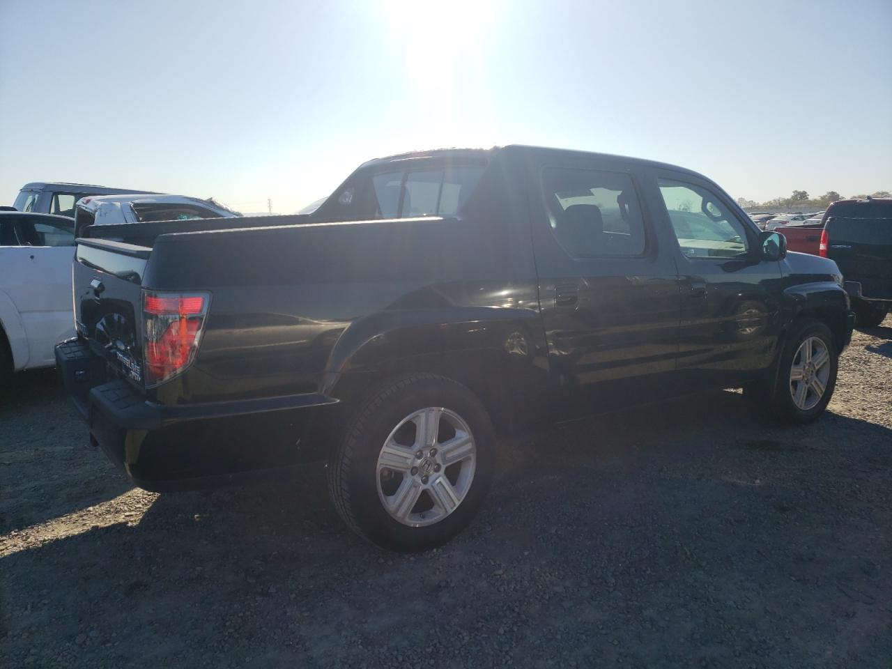 Photo 2 VIN: 5FPYK1F50DB006840 - HONDA RIDGELINE 