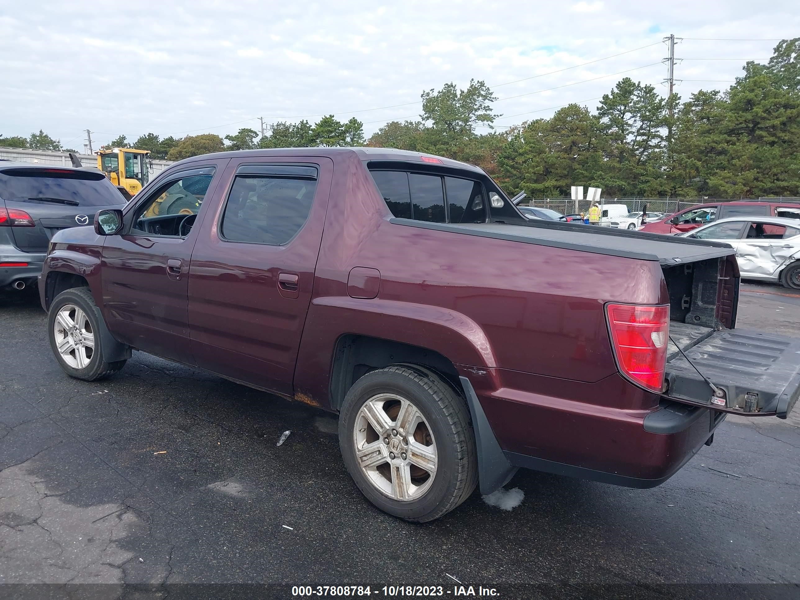 Photo 2 VIN: 5FPYK1F51BB010375 - HONDA RIDGELINE 