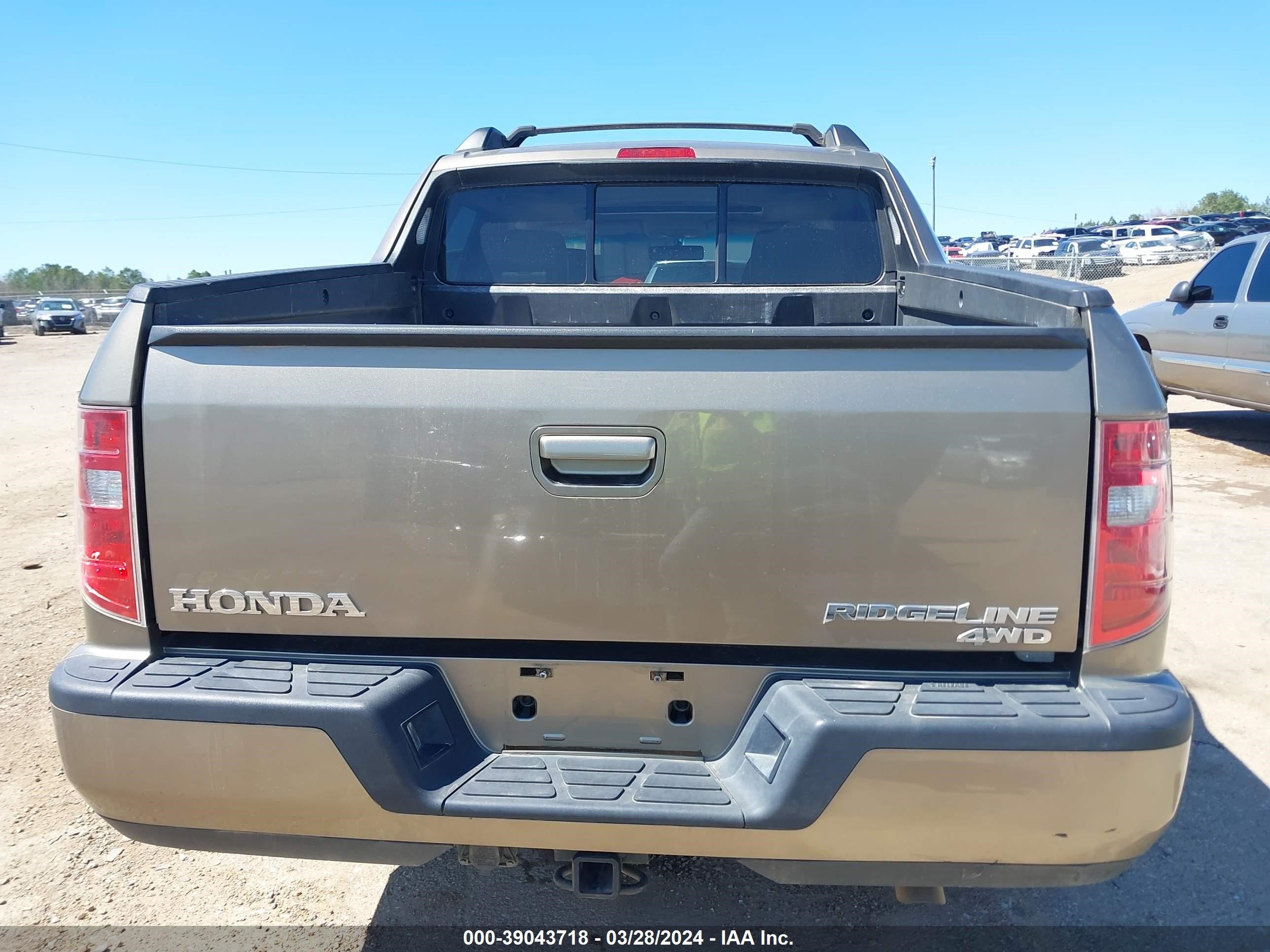 Photo 15 VIN: 5FPYK1F52BB008957 - HONDA RIDGELINE 