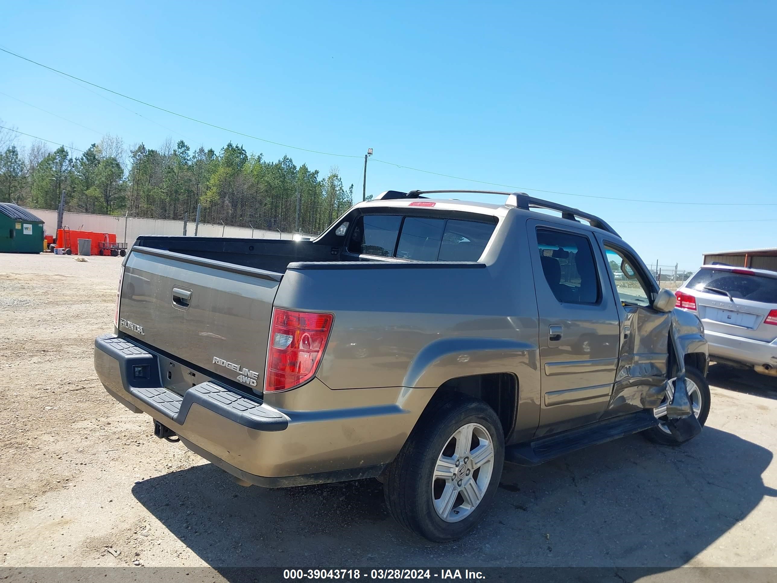 Photo 3 VIN: 5FPYK1F52BB008957 - HONDA RIDGELINE 