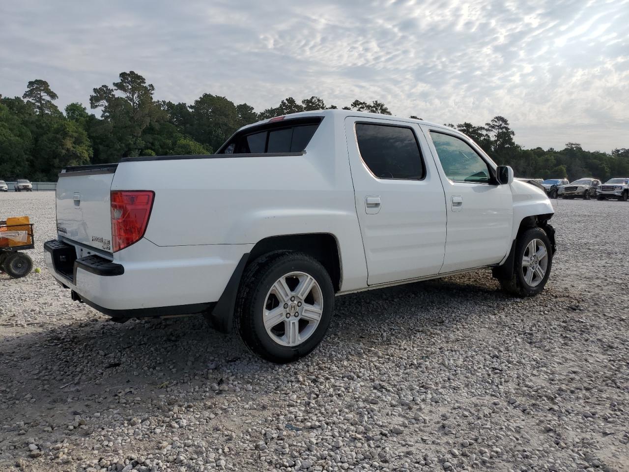 Photo 2 VIN: 5FPYK1F52BB452386 - HONDA RIDGELINE 