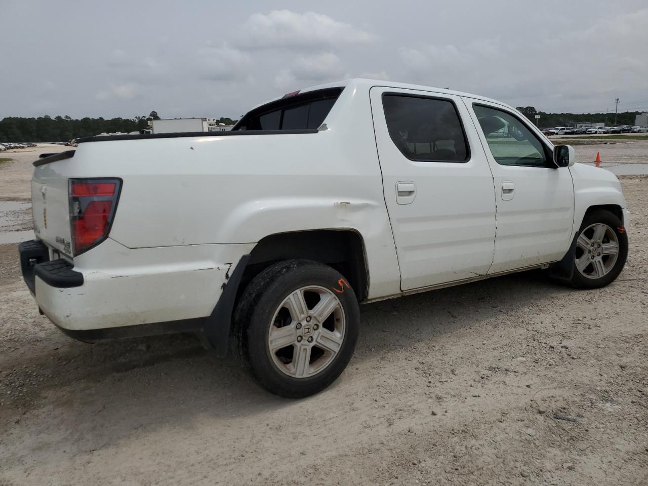 Photo 2 VIN: 5FPYK1F54EB001528 - HONDA RIDGELINE 