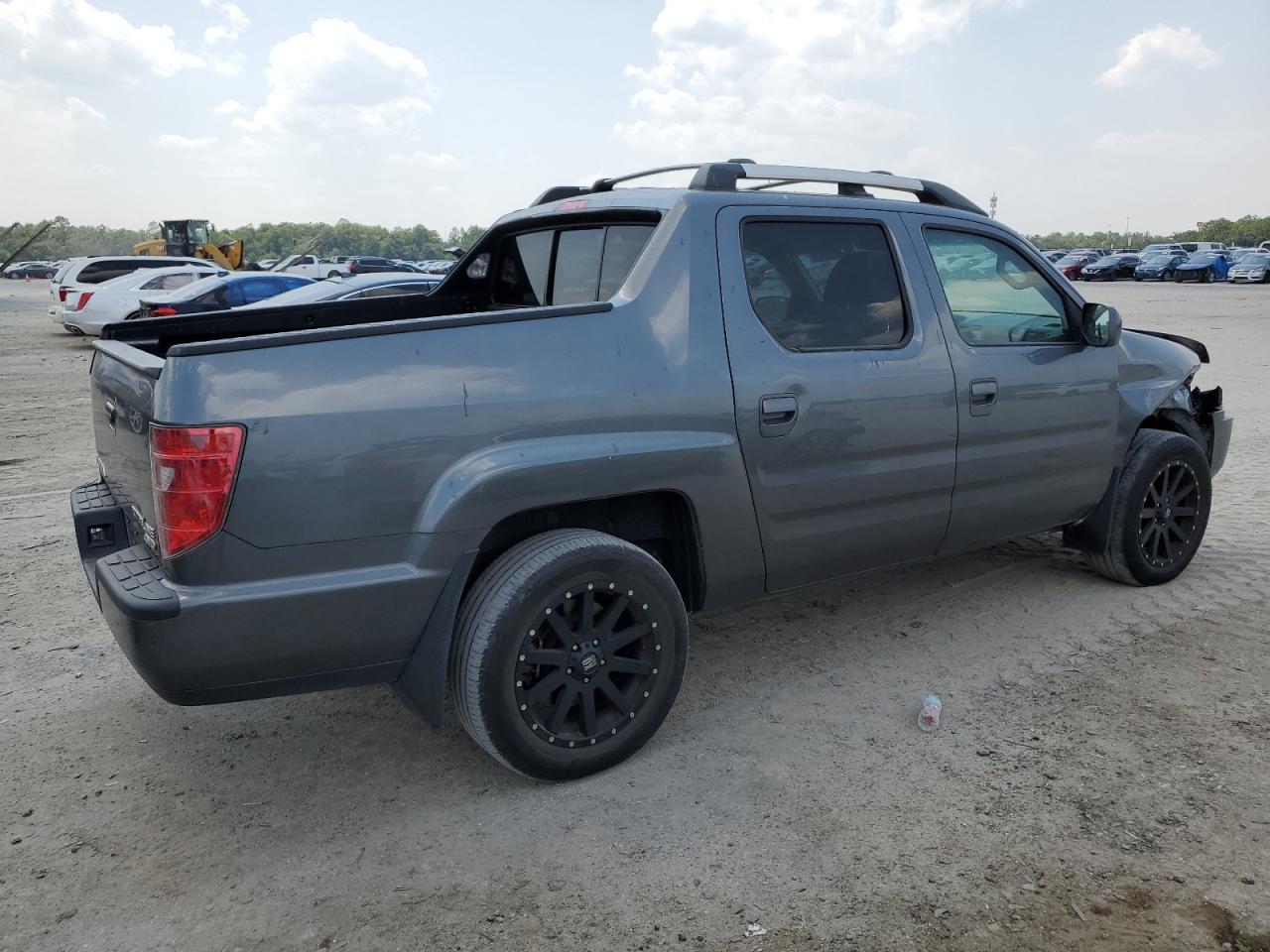 Photo 2 VIN: 5FPYK1F57AB002134 - HONDA RIDGELINE 