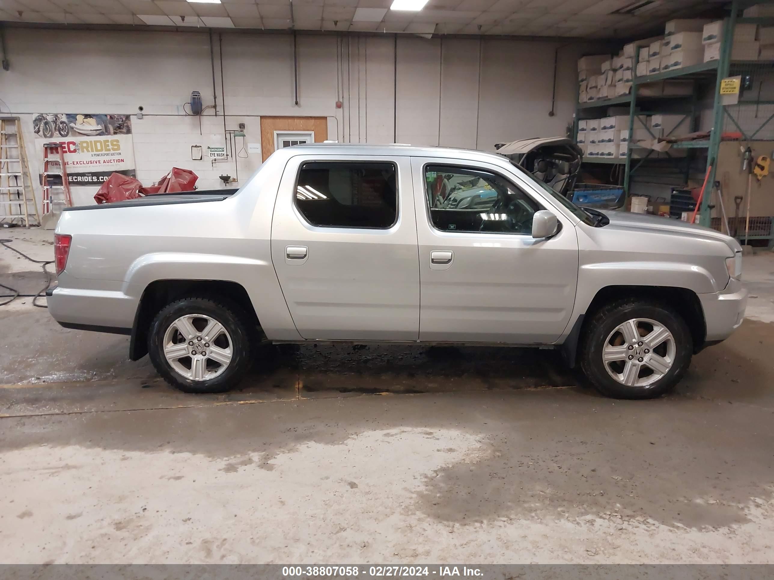 Photo 13 VIN: 5FPYK1F57BB003835 - HONDA RIDGELINE 