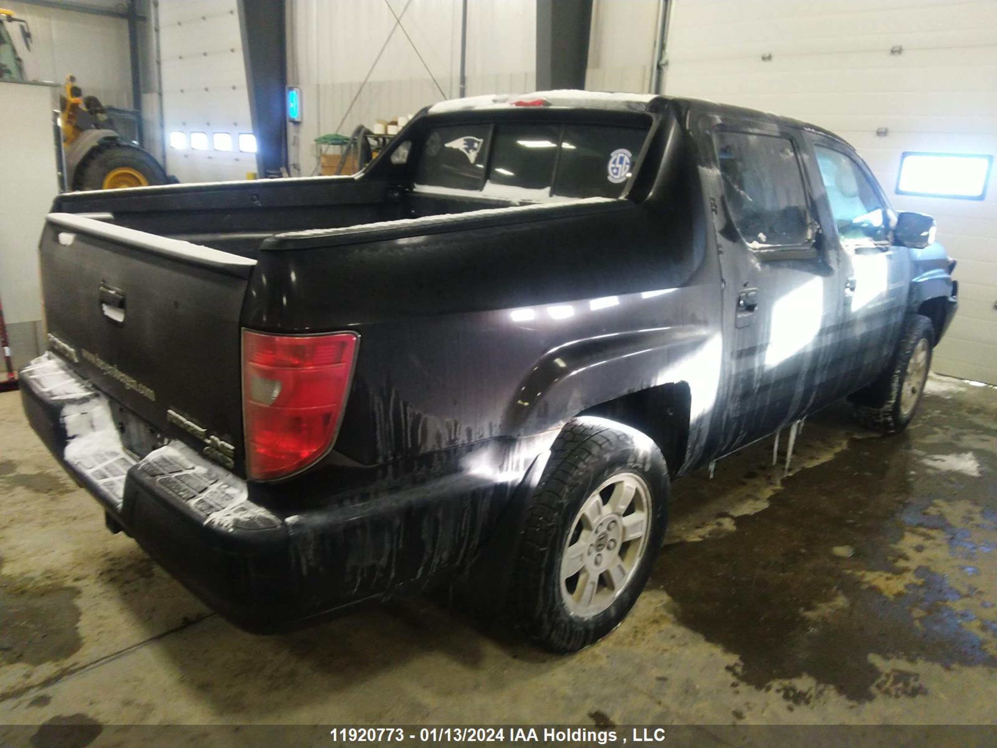 Photo 3 VIN: 5FPYK1F57BB501324 - HONDA RIDGELINE 