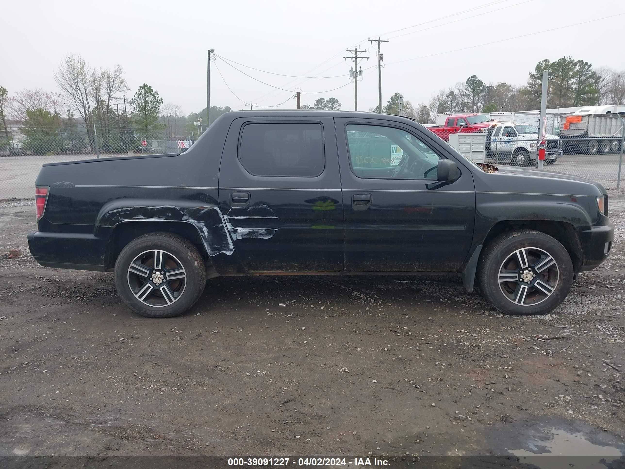 Photo 12 VIN: 5FPYK1F75DB001764 - HONDA RIDGELINE 