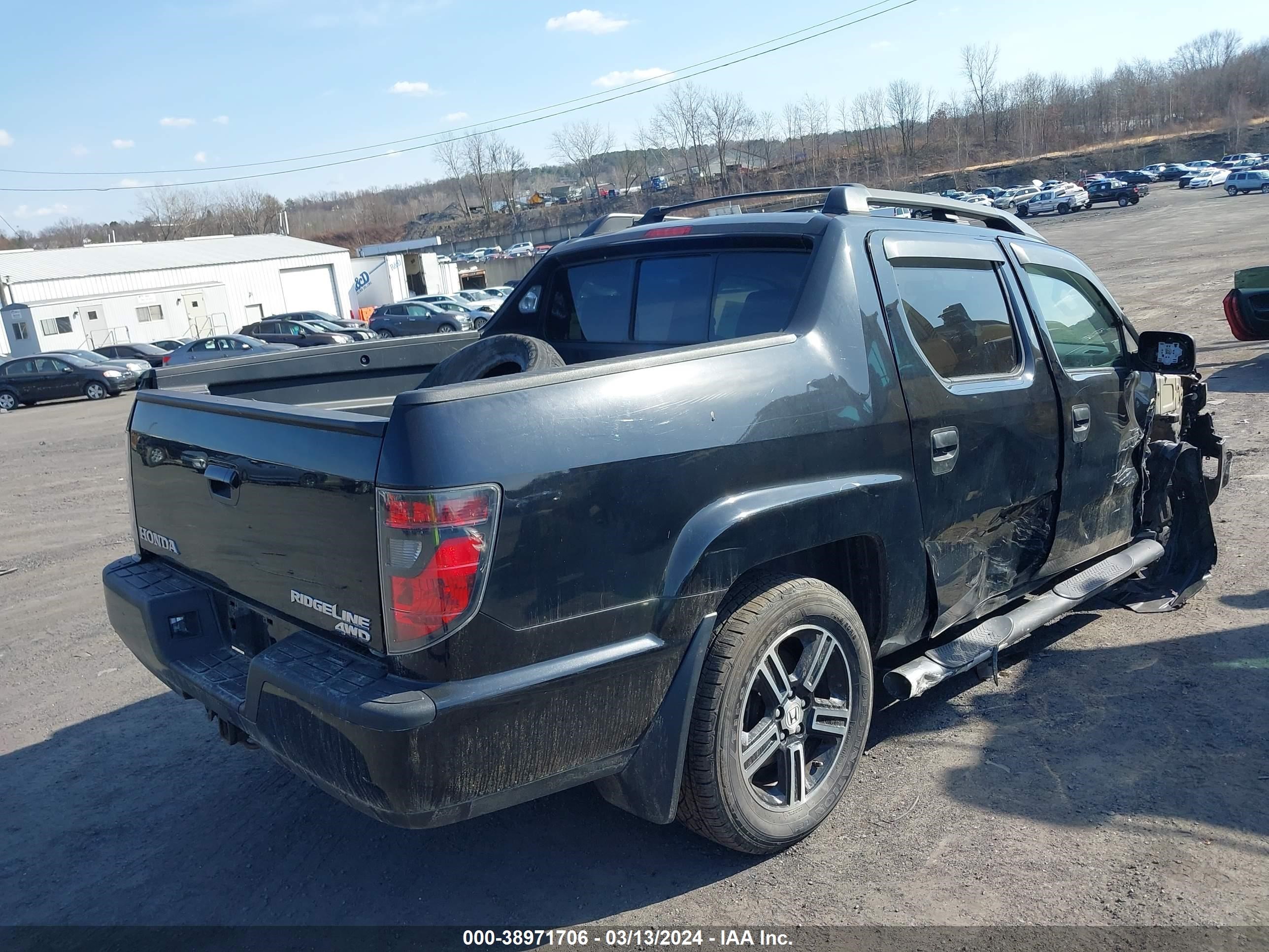 Photo 3 VIN: 5FPYK1F75EB012166 - HONDA RIDGELINE 