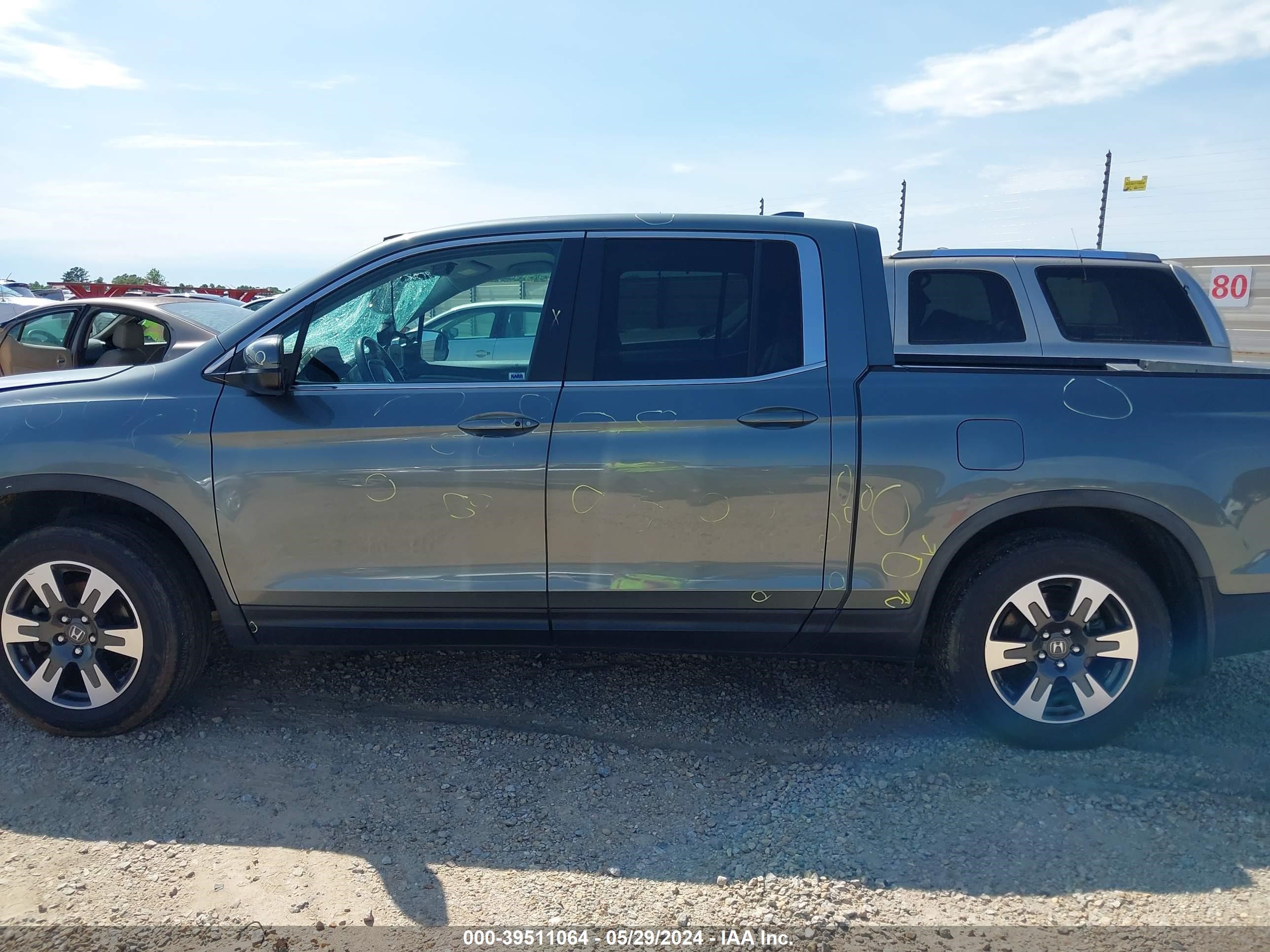 Photo 13 VIN: 5FPYK2F60HB002405 - HONDA RIDGELINE 