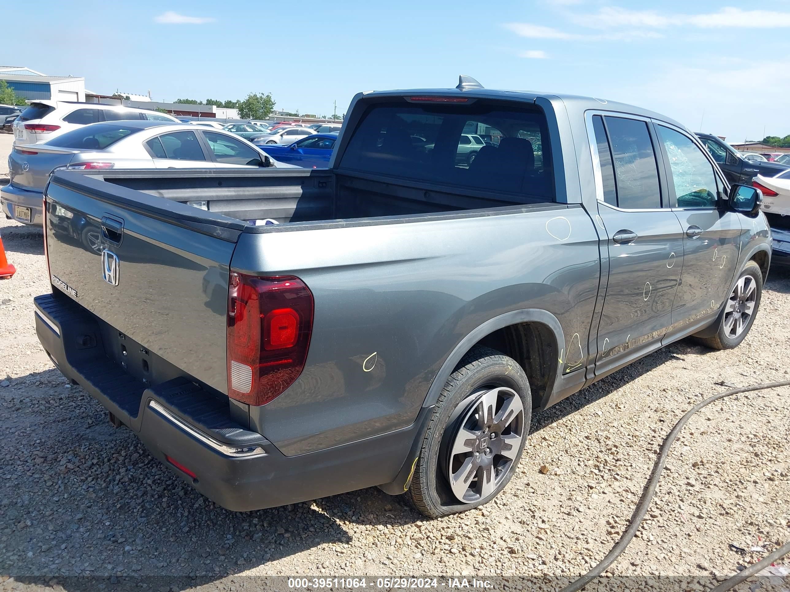 Photo 3 VIN: 5FPYK2F60HB002405 - HONDA RIDGELINE 