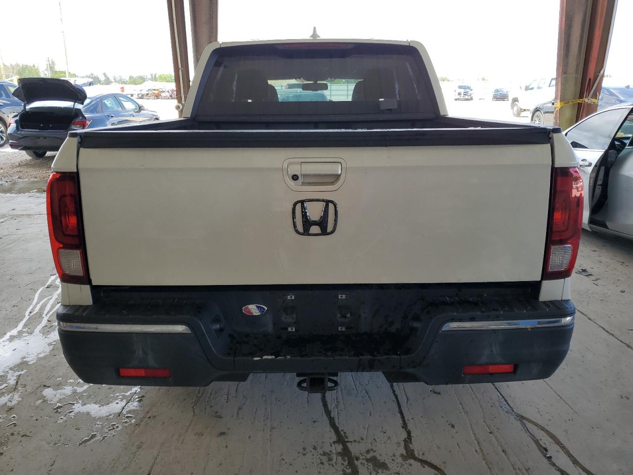 Photo 5 VIN: 5FPYK2F65HB006515 - HONDA RIDGELINE 