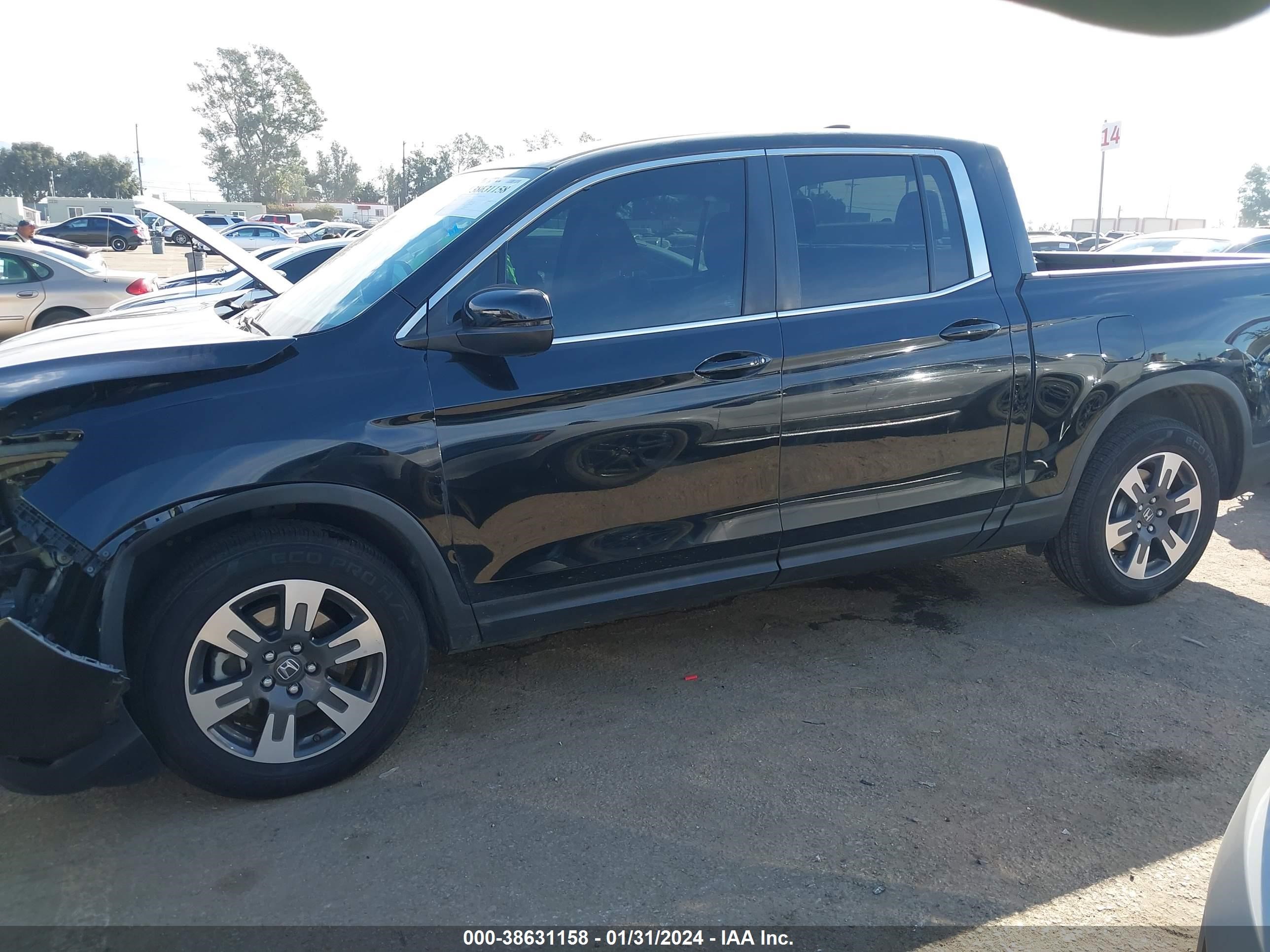 Photo 14 VIN: 5FPYK2F69JB001808 - HONDA RIDGELINE 