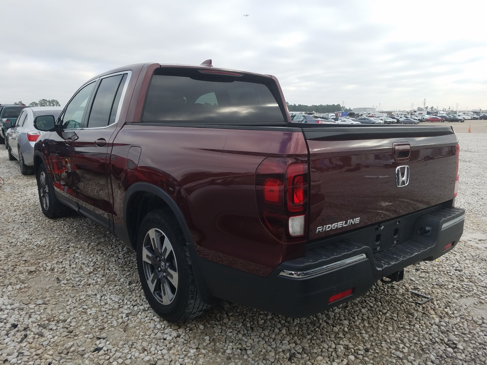 Photo 2 VIN: 5FPYK2F6XJB001865 - HONDA RIDGELINE 