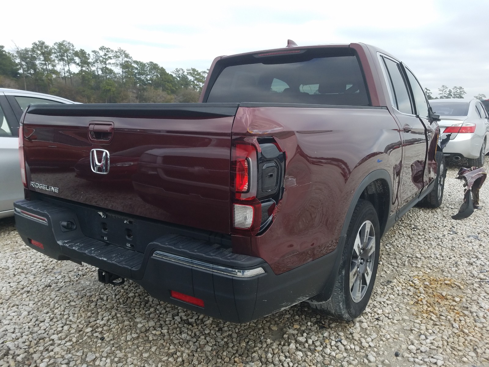 Photo 3 VIN: 5FPYK2F6XJB001865 - HONDA RIDGELINE 