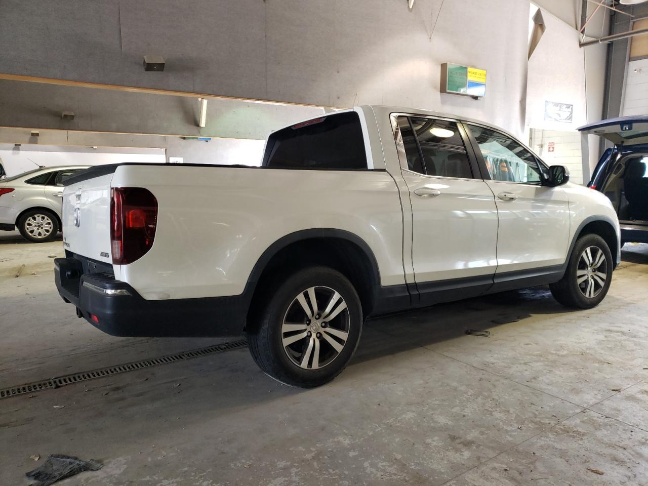 Photo 2 VIN: 5FPYK3F44HB013279 - HONDA RIDGELINE 