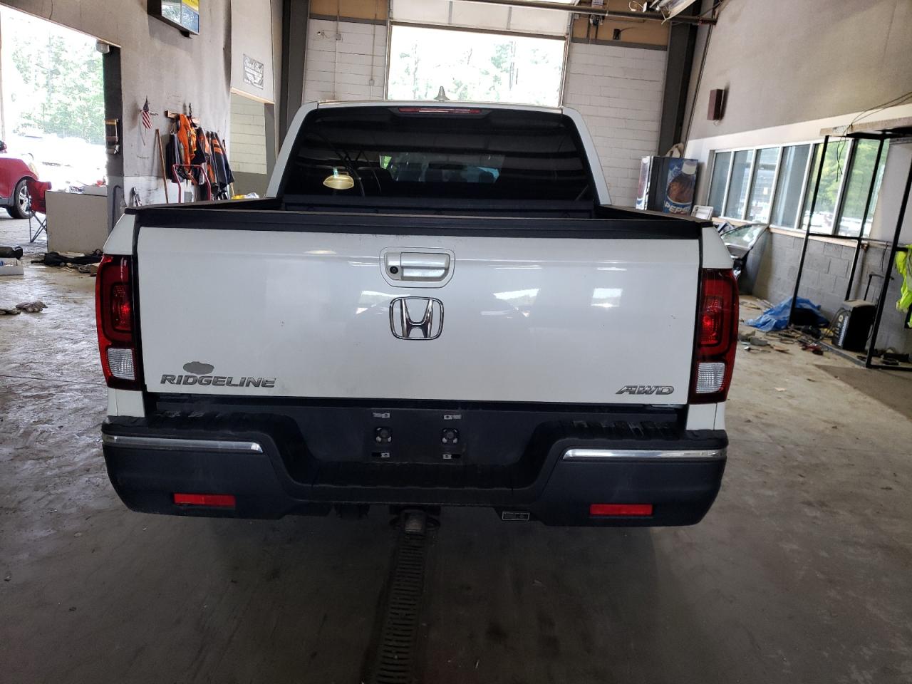 Photo 5 VIN: 5FPYK3F44HB013279 - HONDA RIDGELINE 