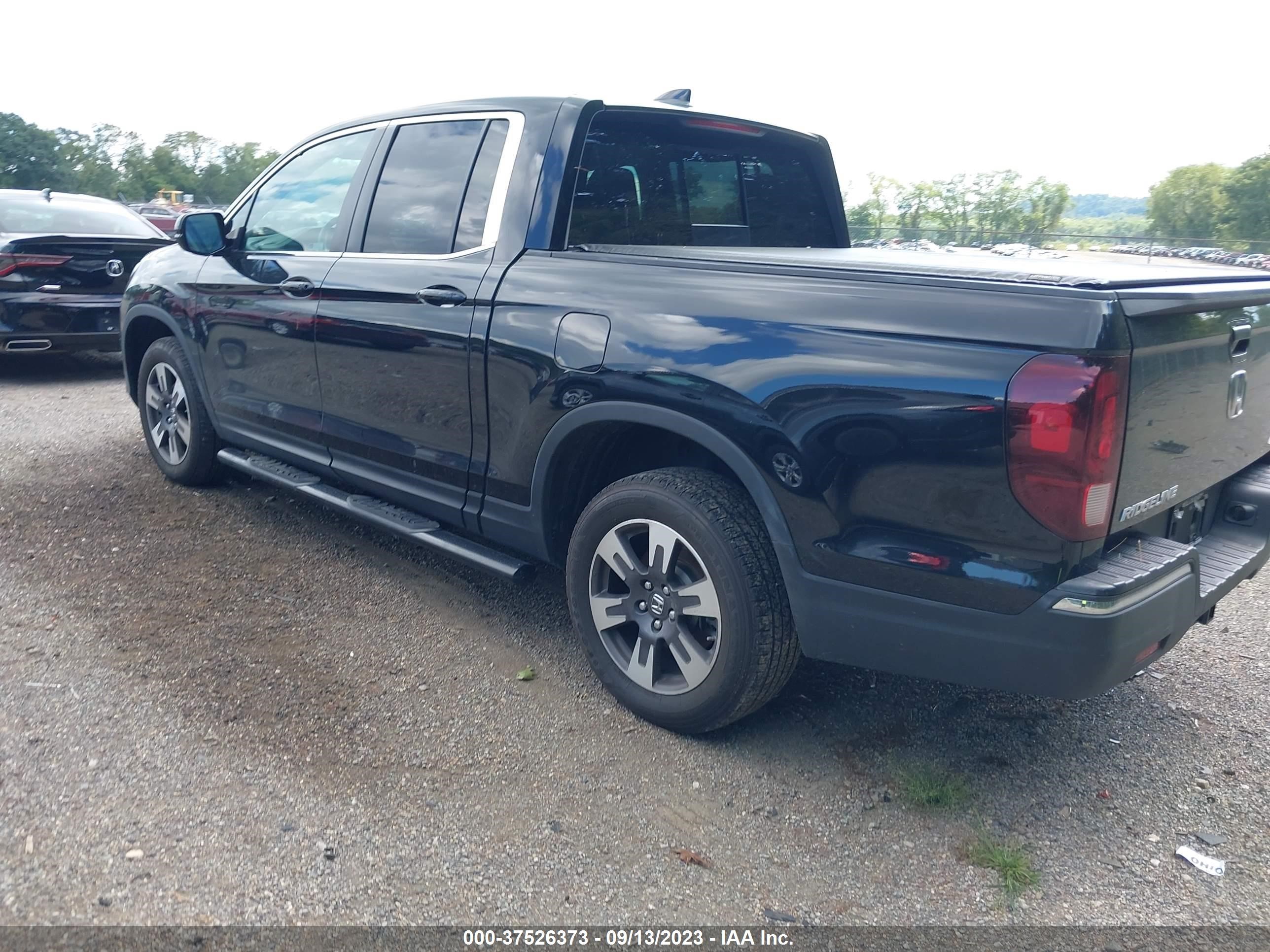 Photo 2 VIN: 5FPYK3F54KB043057 - HONDA RIDGELINE 