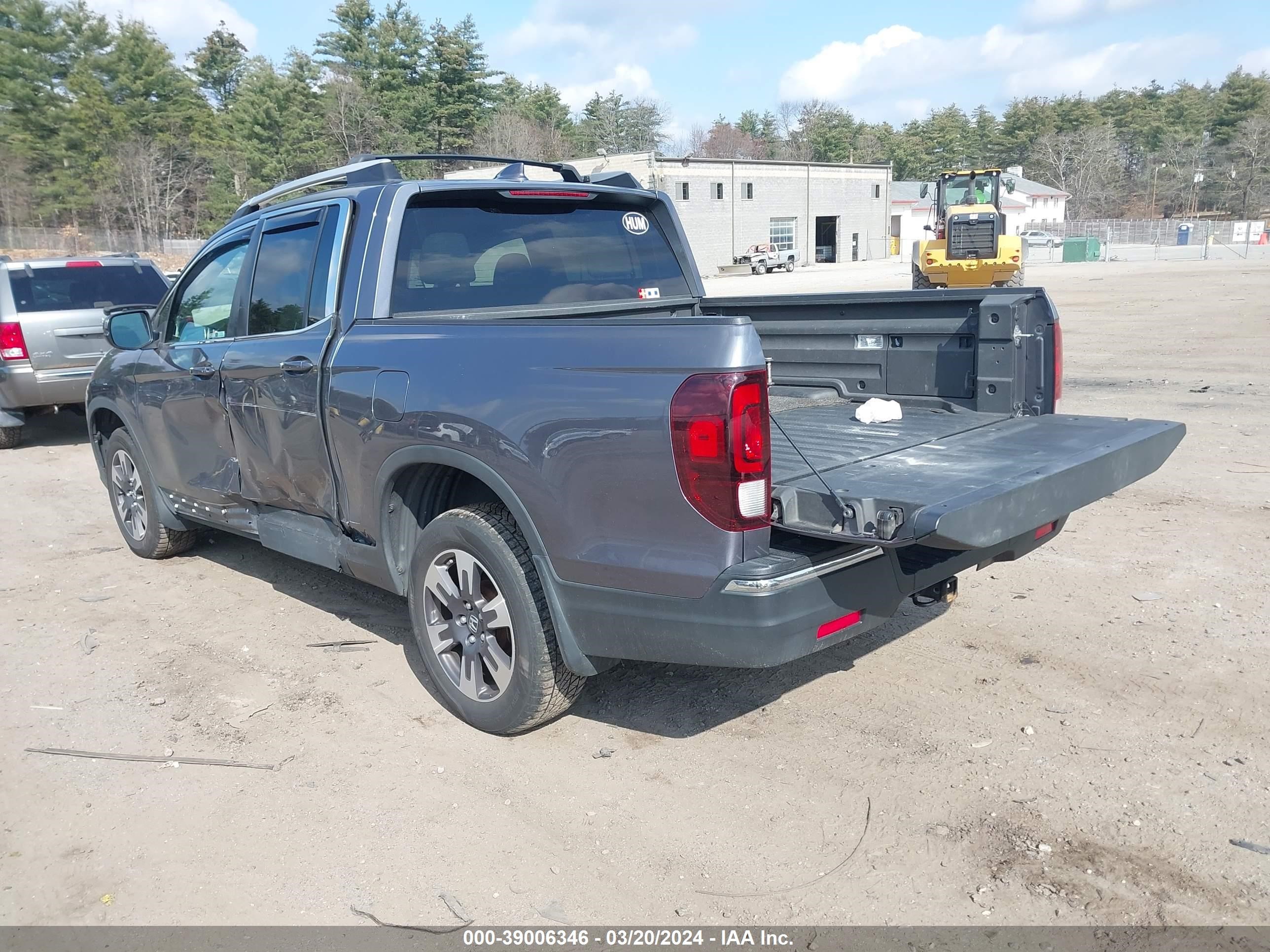 Photo 2 VIN: 5FPYK3F56JB014061 - HONDA RIDGELINE 