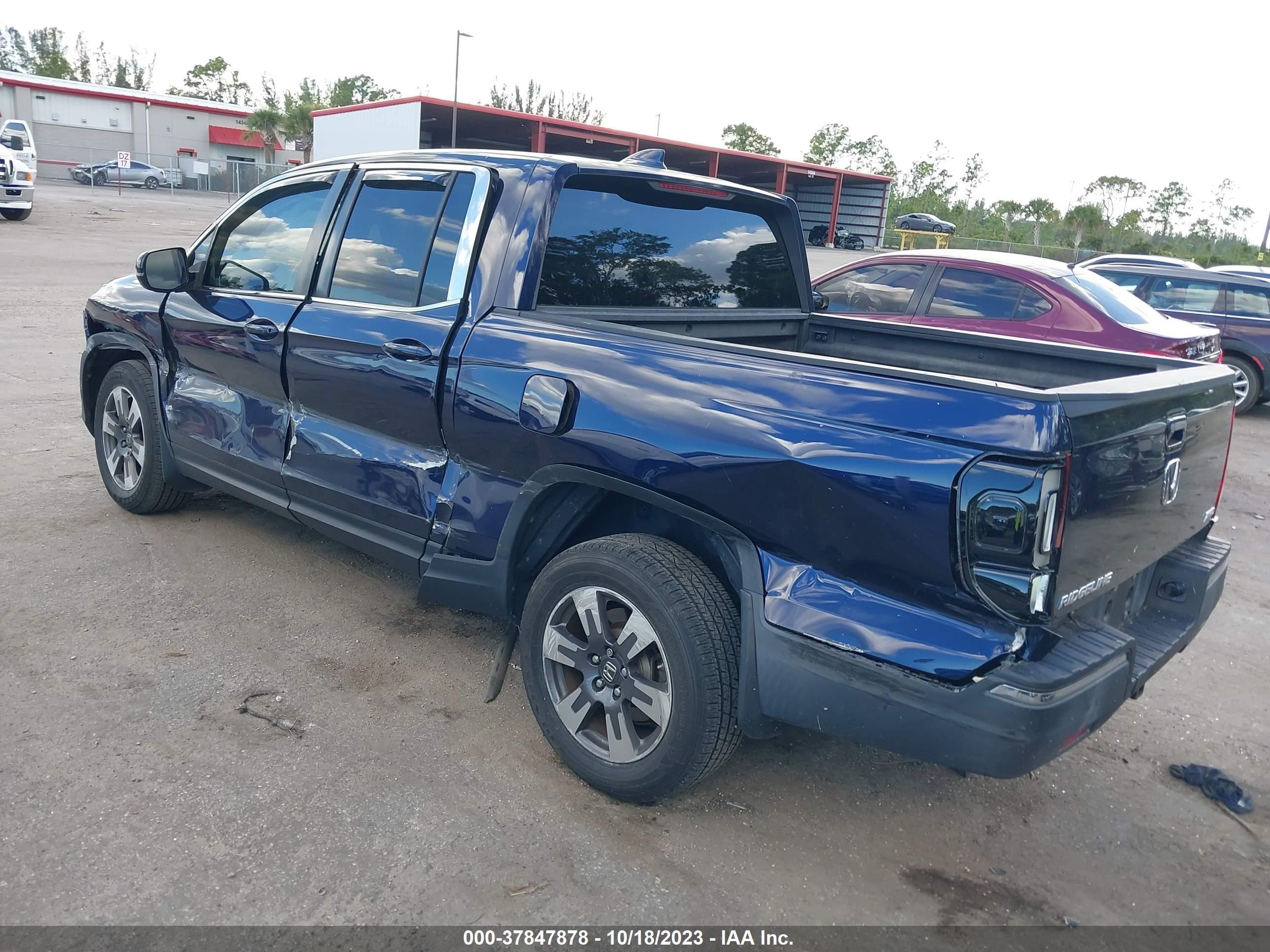 Photo 2 VIN: 5FPYK3F57HB028383 - HONDA RIDGELINE 