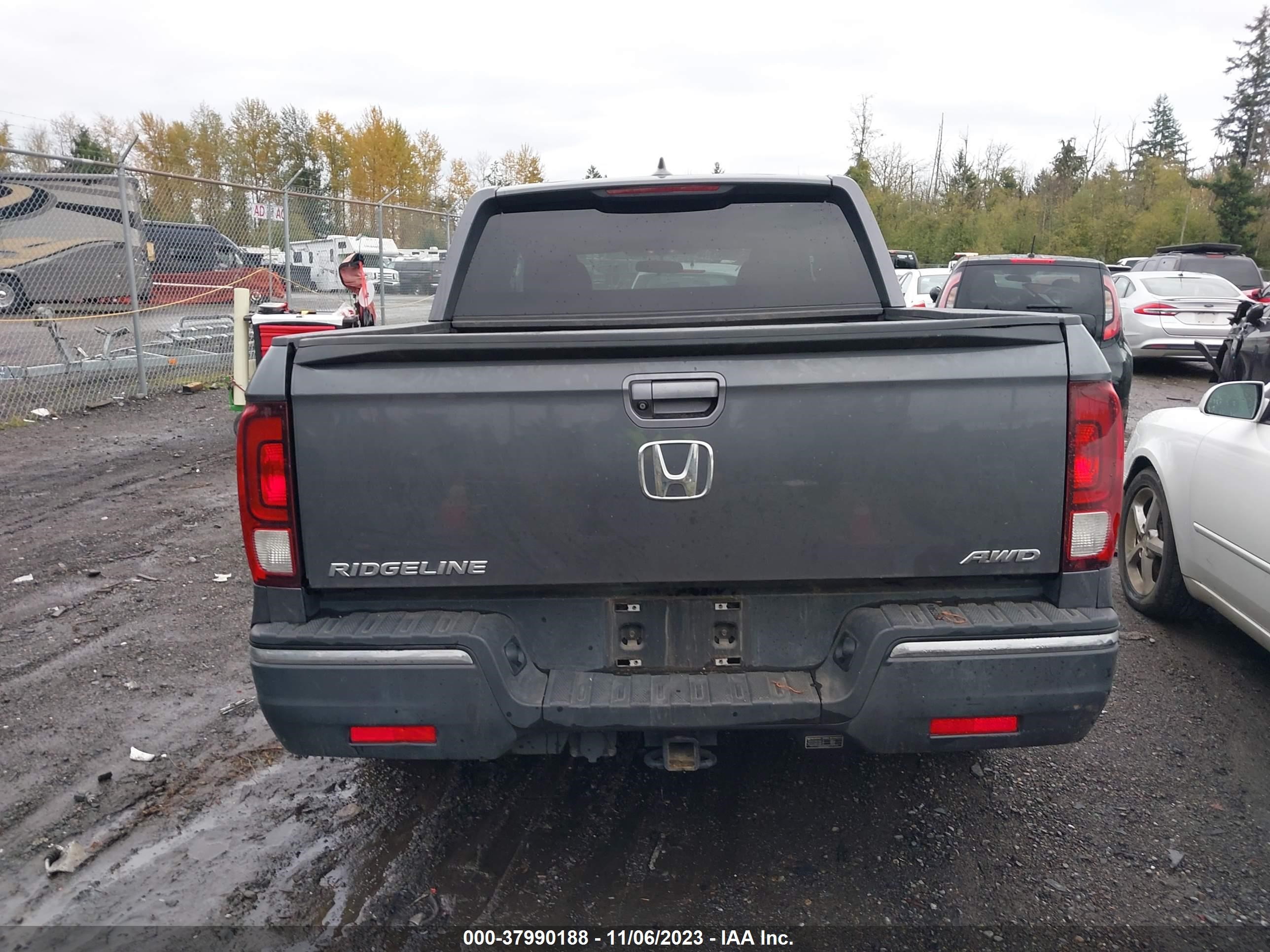 Photo 15 VIN: 5FPYK3F57JB010200 - HONDA RIDGELINE 