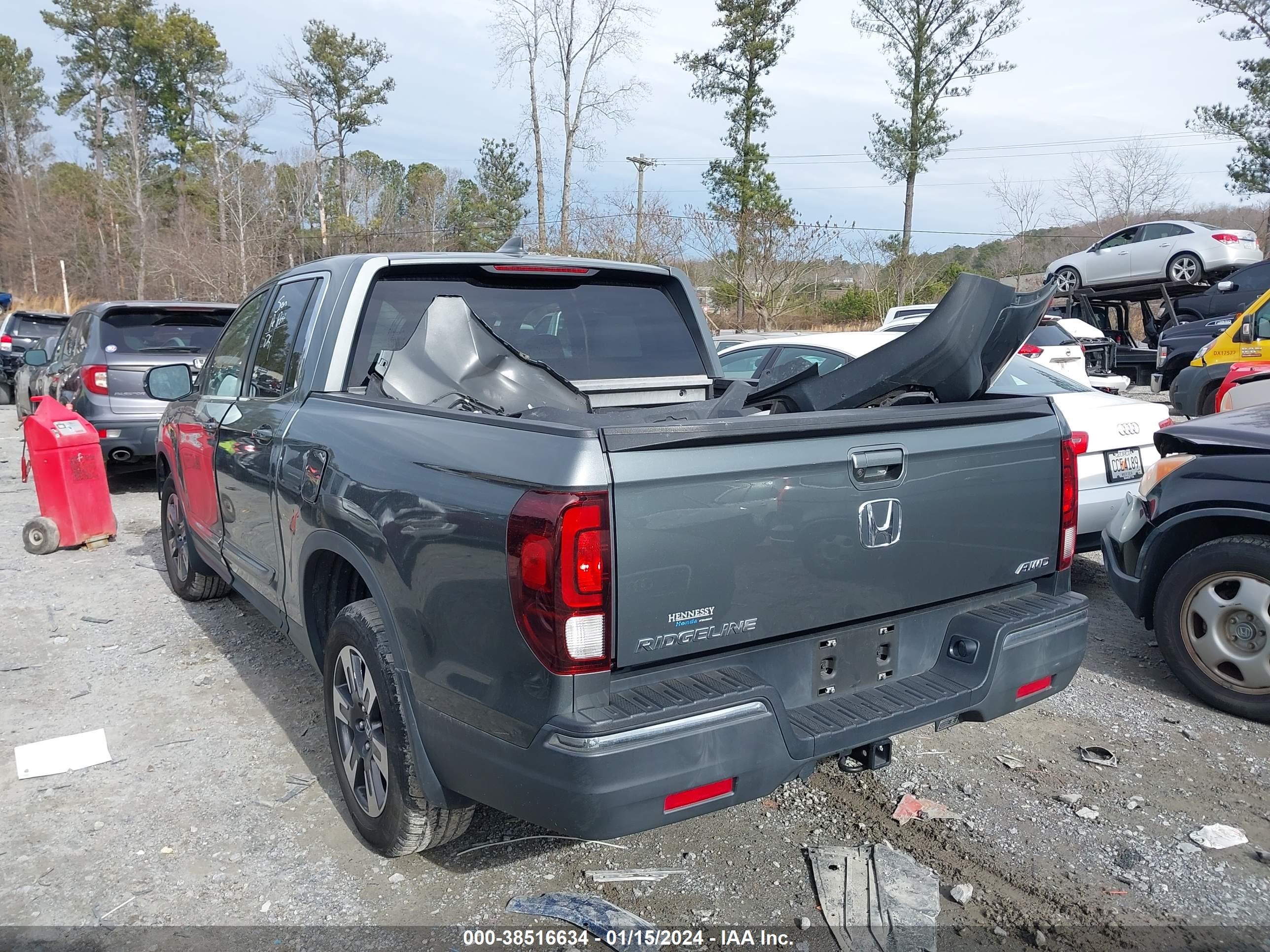 Photo 2 VIN: 5FPYK3F58JB013185 - HONDA RIDGELINE 