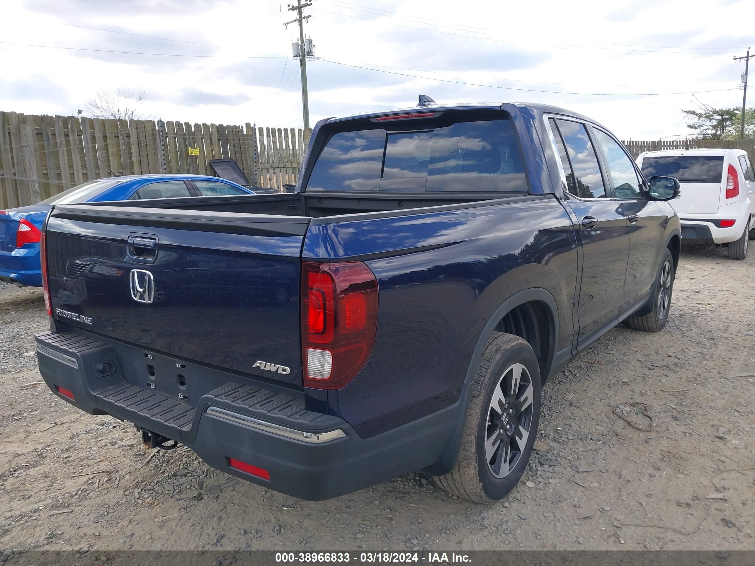 Photo 3 VIN: 5FPYK3F5XLB025213 - HONDA RIDGELINE 