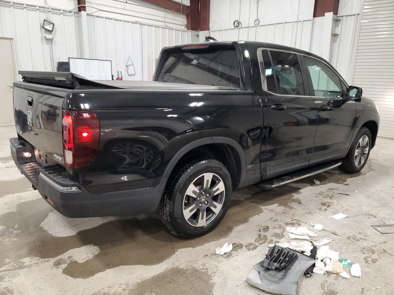 Photo 2 VIN: 5FPYK3F62HB024797 - HONDA RIDGELINE 