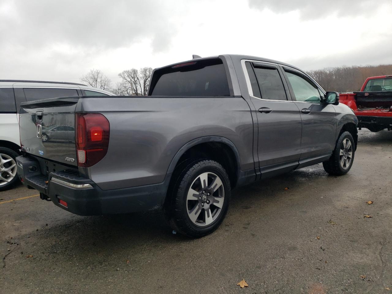 Photo 2 VIN: 5FPYK3F68HB030104 - HONDA RIDGELINE 