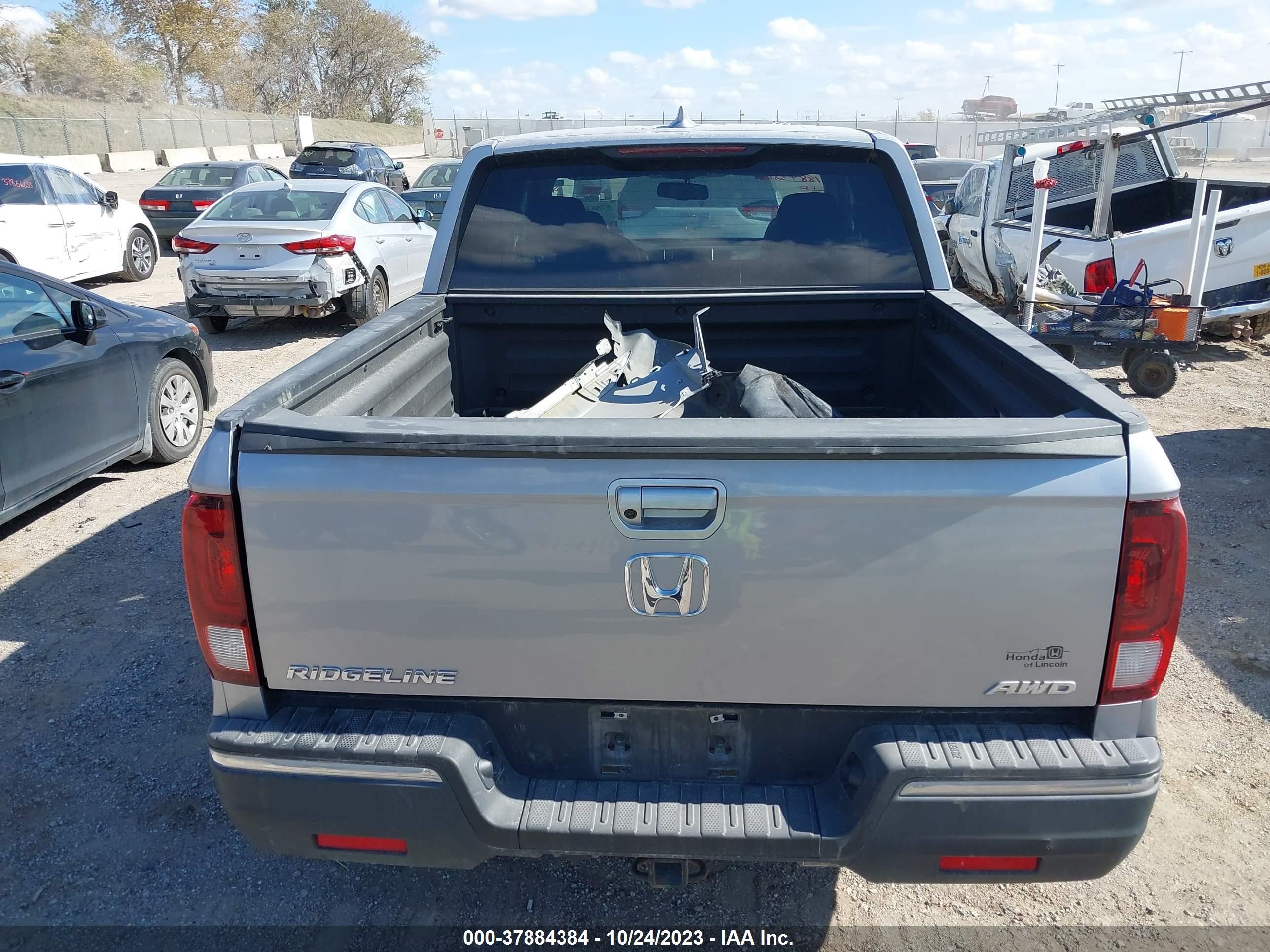 Photo 16 VIN: 5FPYK3F68JB001630 - HONDA RIDGELINE 