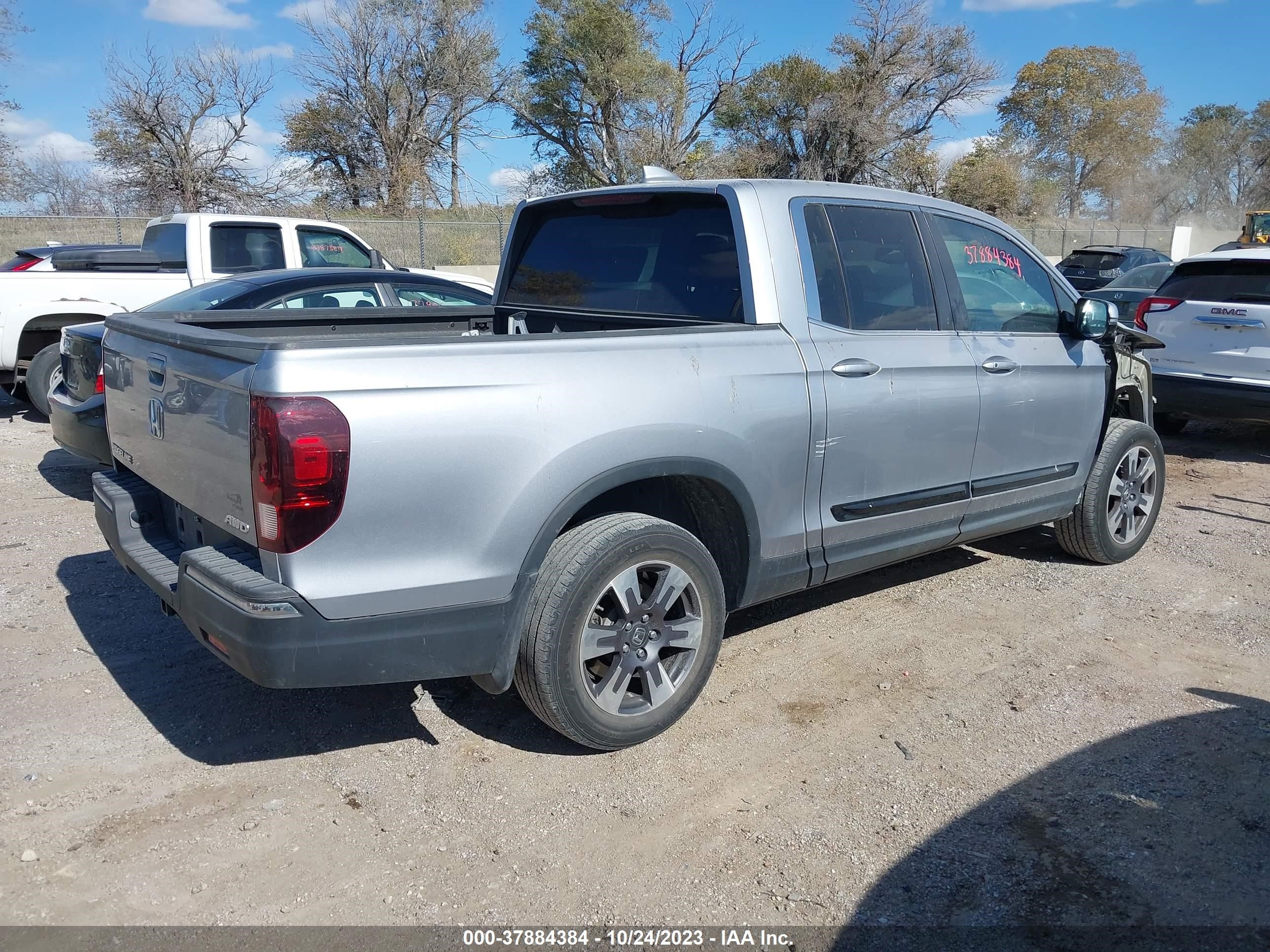 Photo 3 VIN: 5FPYK3F68JB001630 - HONDA RIDGELINE 