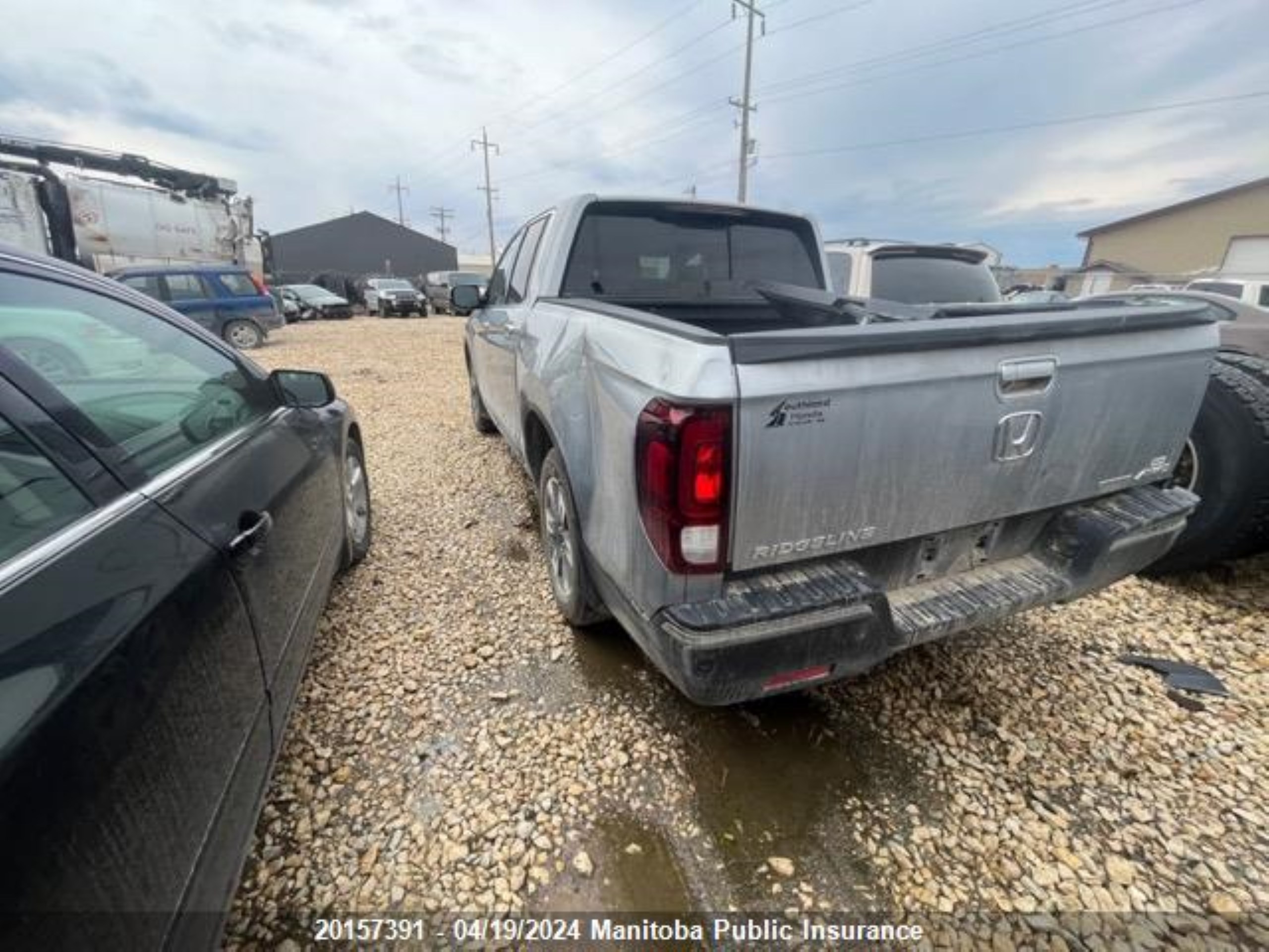 Photo 2 VIN: 5FPYK3F73HB502136 - HONDA RIDGELINE 