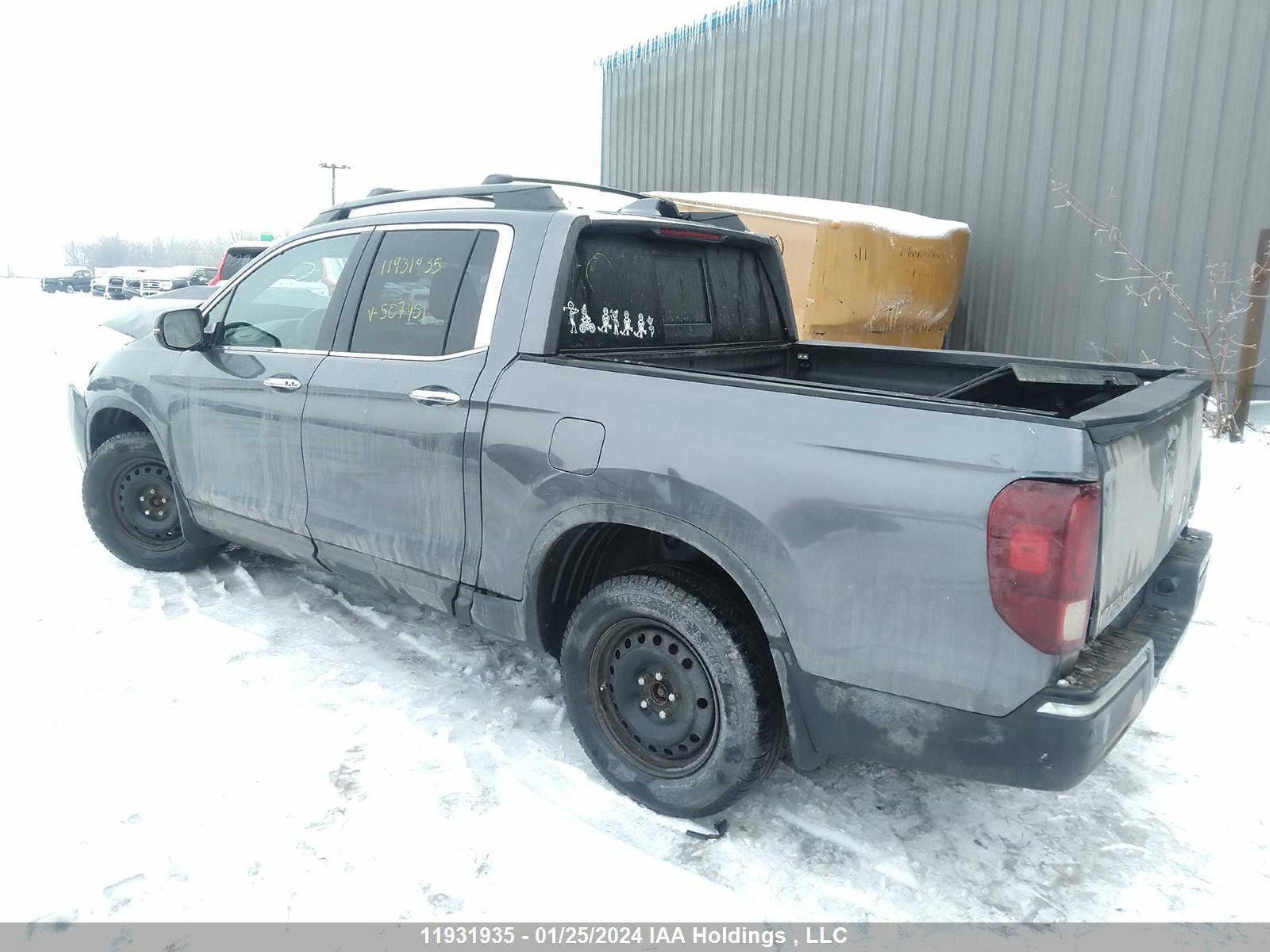 Photo 2 VIN: 5FPYK3F73HB507451 - HONDA RIDGELINE 