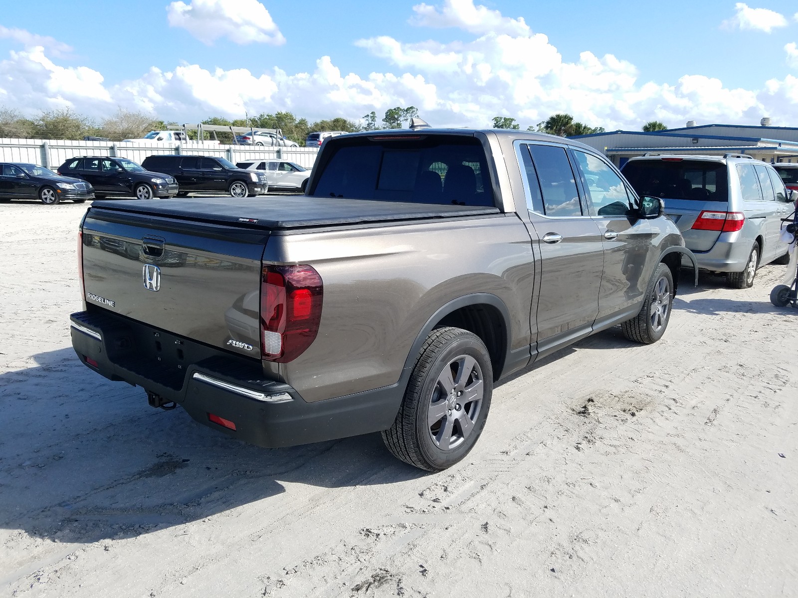 Photo 3 VIN: 5FPYK3F73LB001918 - HONDA RIDGELINE 