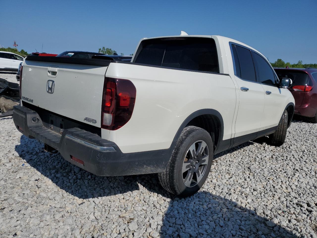 Photo 2 VIN: 5FPYK3F74HB024731 - HONDA RIDGELINE 