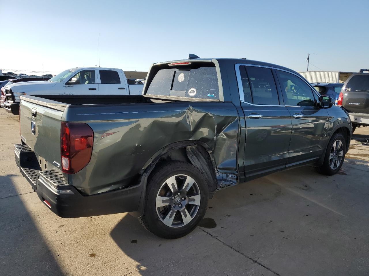 Photo 2 VIN: 5FPYK3F75HB032448 - HONDA RIDGELINE 