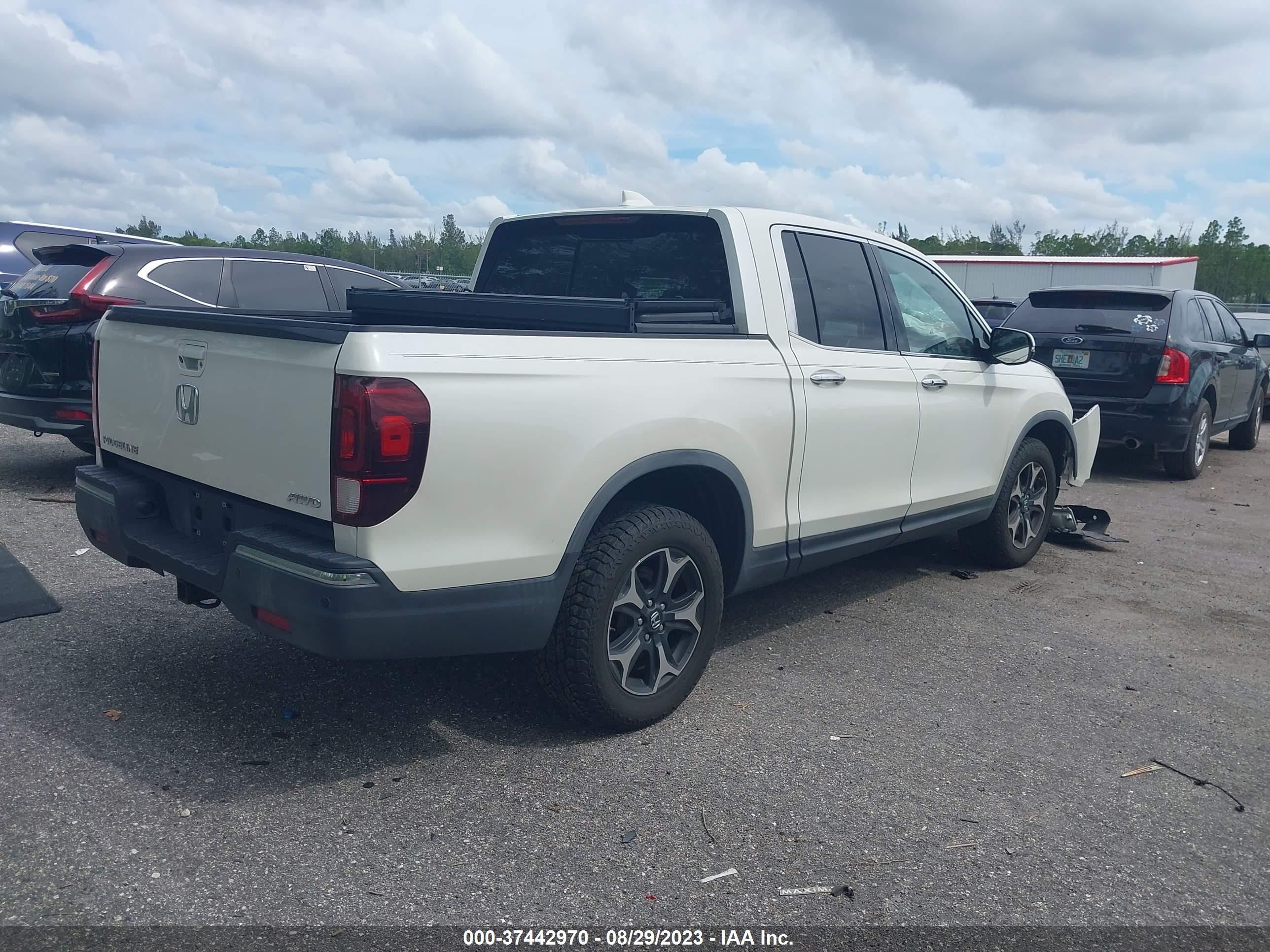 Photo 3 VIN: 5FPYK3F77HB008281 - HONDA RIDGELINE 