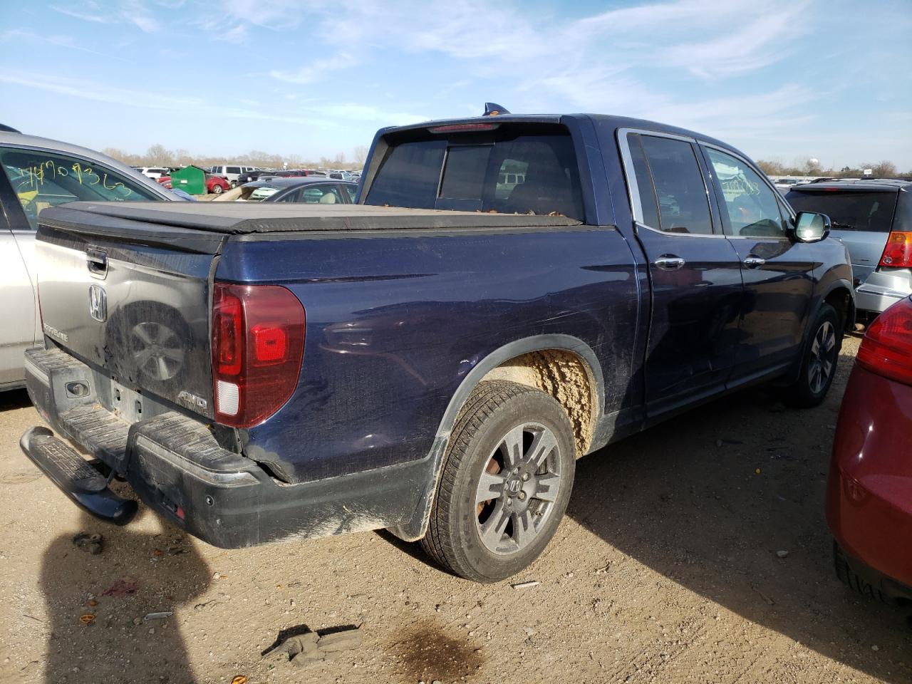 Photo 2 VIN: 5FPYK3F7XHB008548 - HONDA RIDGELINE 