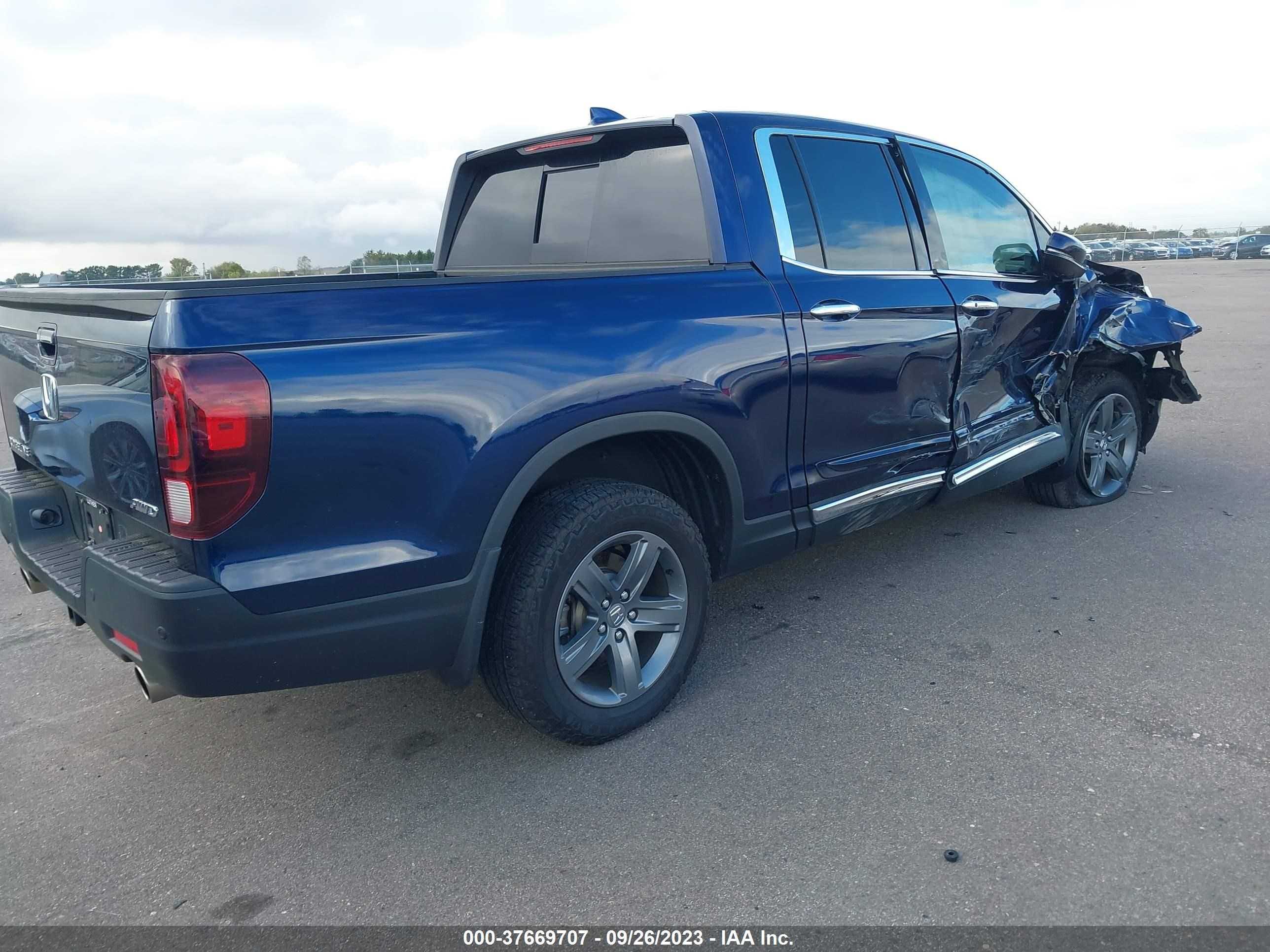 Photo 3 VIN: 5FPYK3F7XNB026768 - HONDA RIDGELINE 