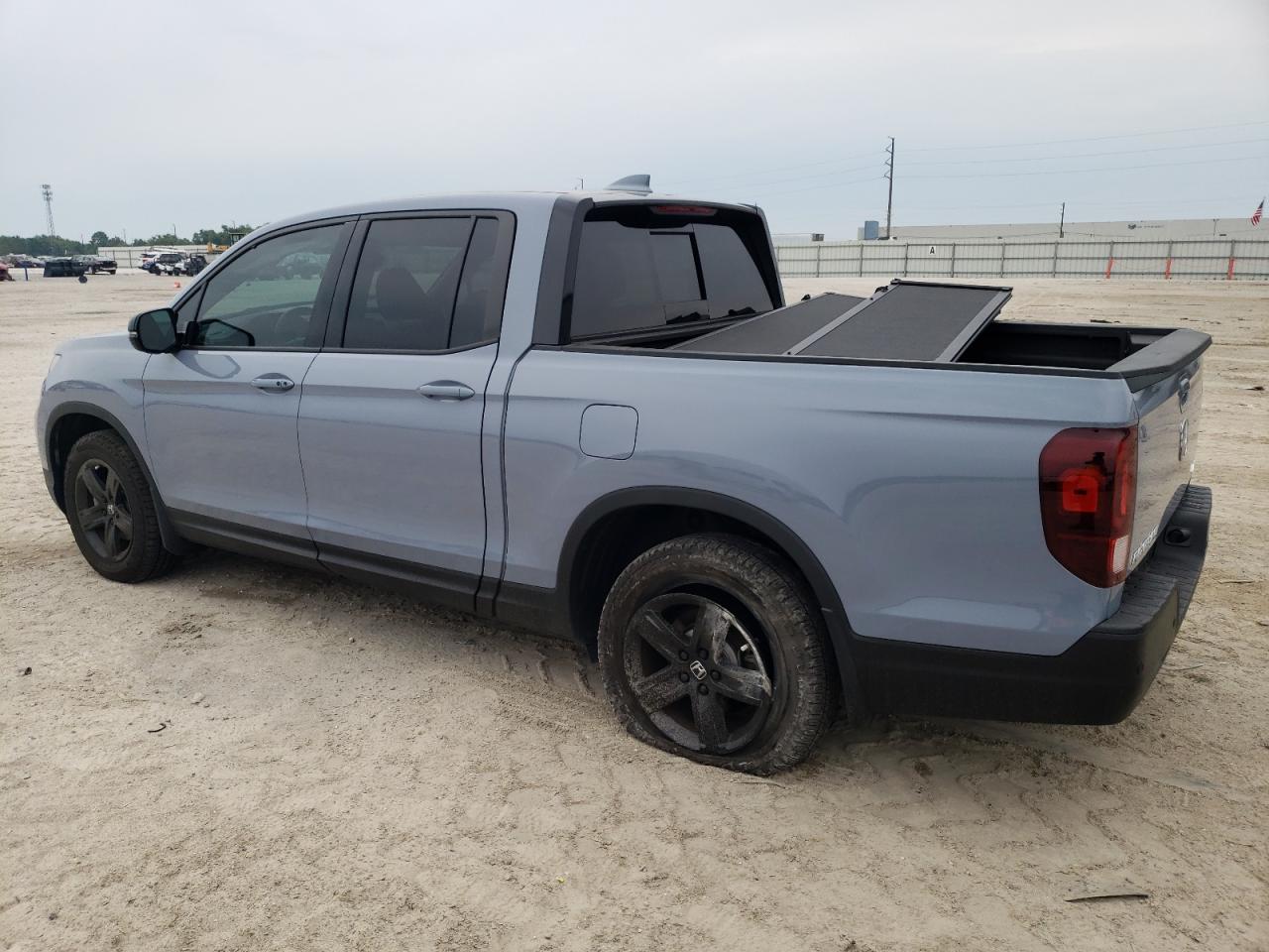 Photo 1 VIN: 5FPYK3F83PB033864 - HONDA RIDGELINE 