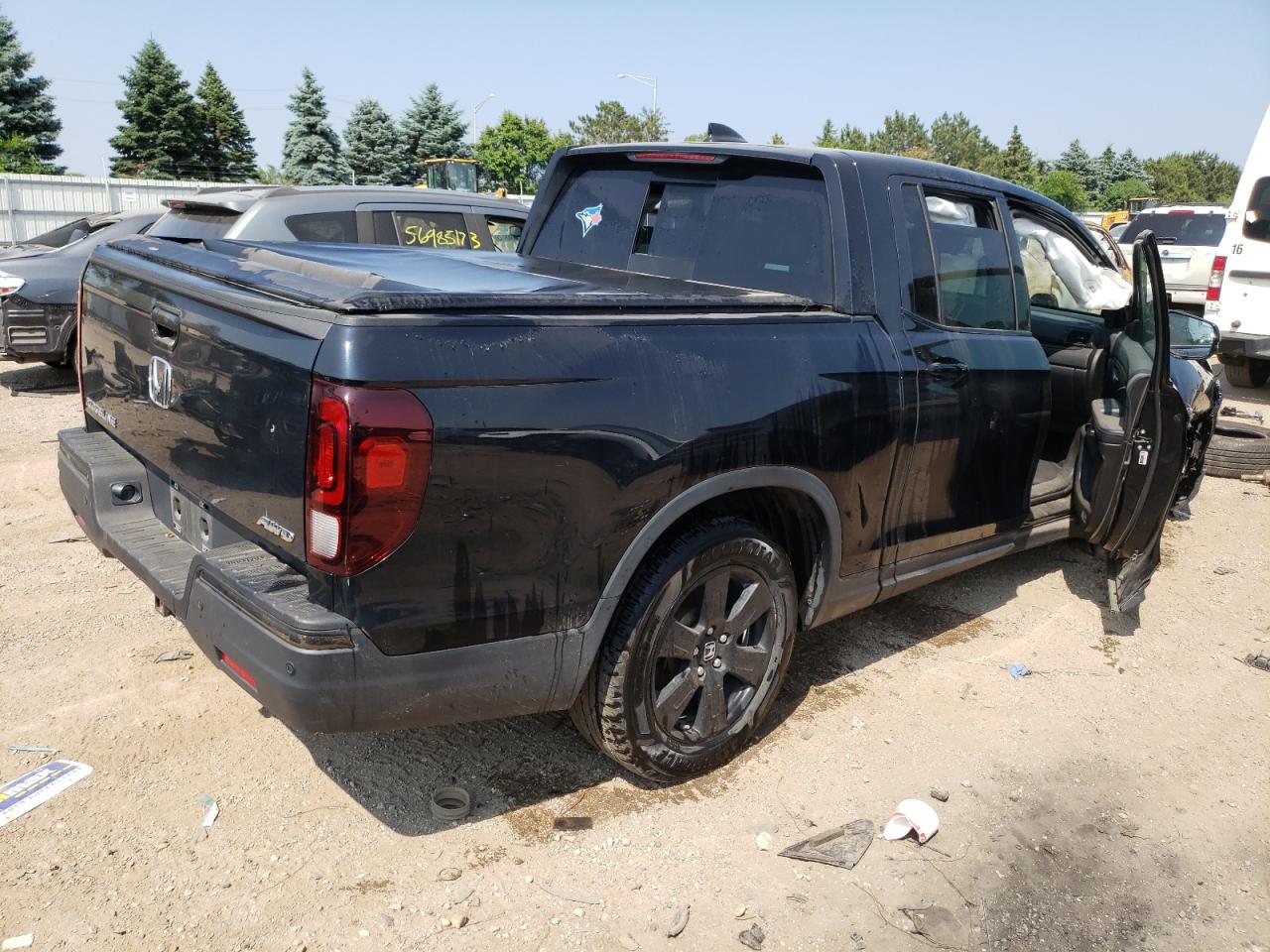 Photo 2 VIN: 5FPYK3F87JB011079 - HONDA RIDGELINE 