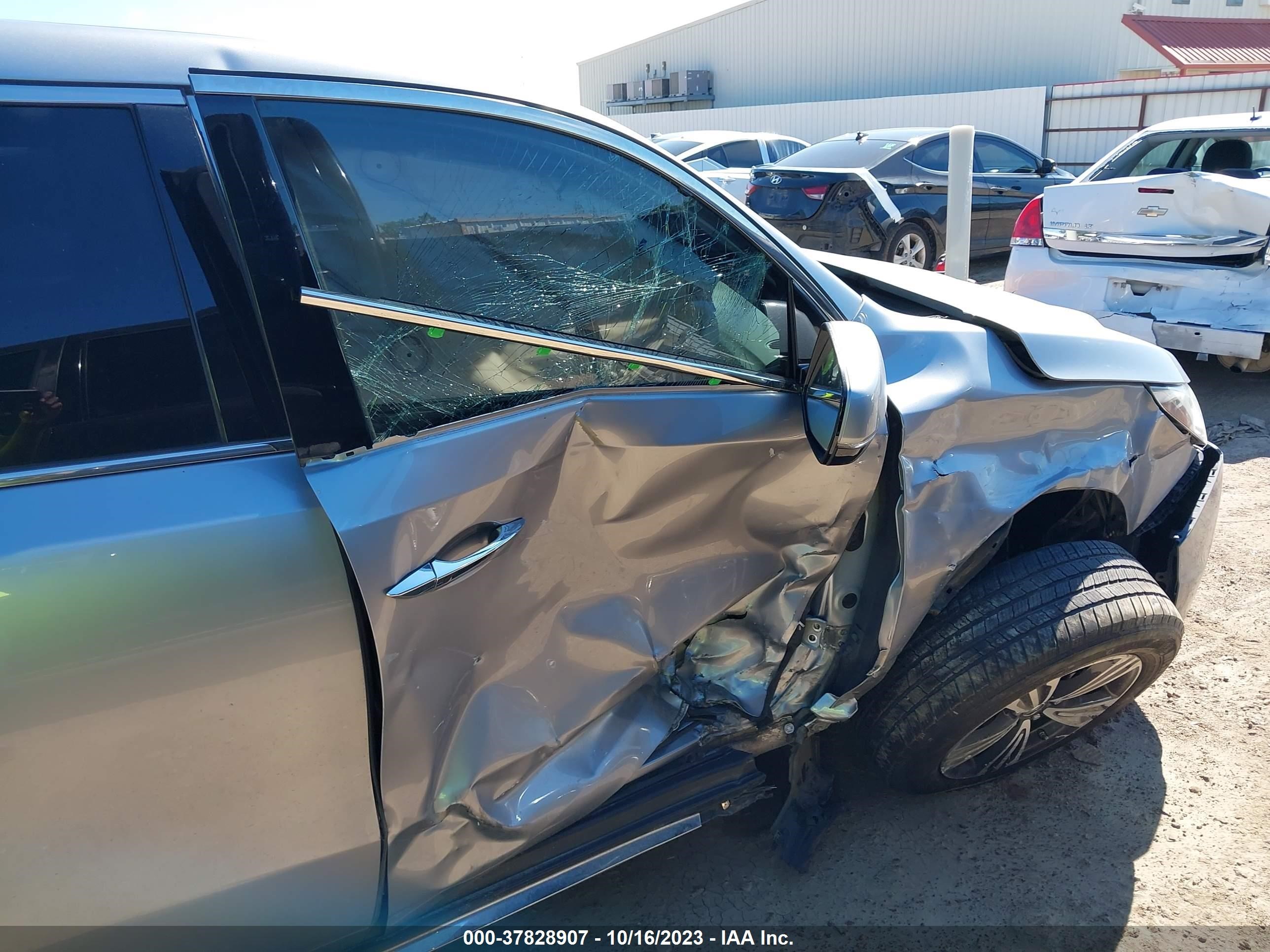 Photo 5 VIN: 5FRYD4H3XHB001018 - ACURA MDX 