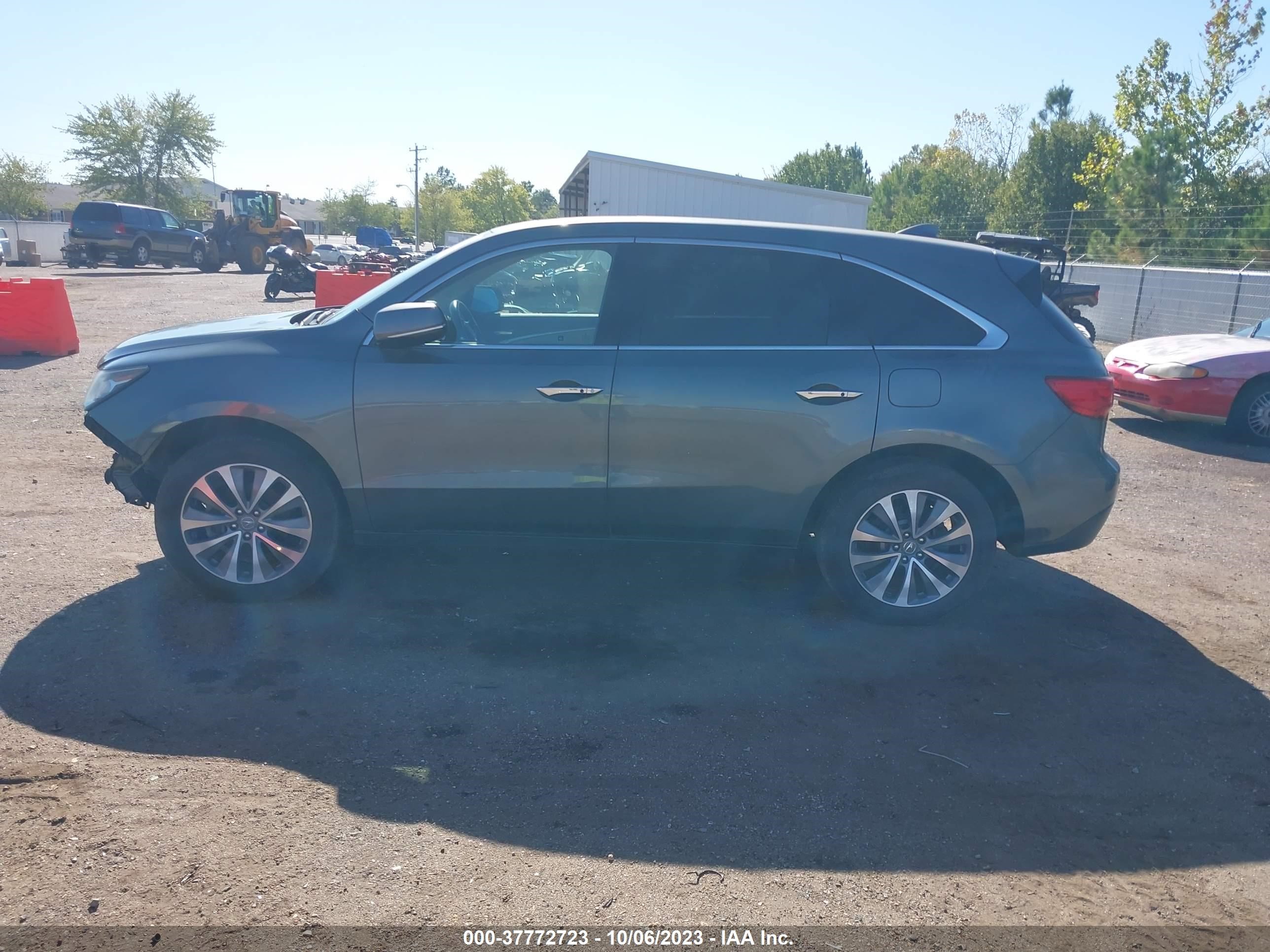 Photo 12 VIN: 5FRYD4H4XGB008882 - ACURA MDX 