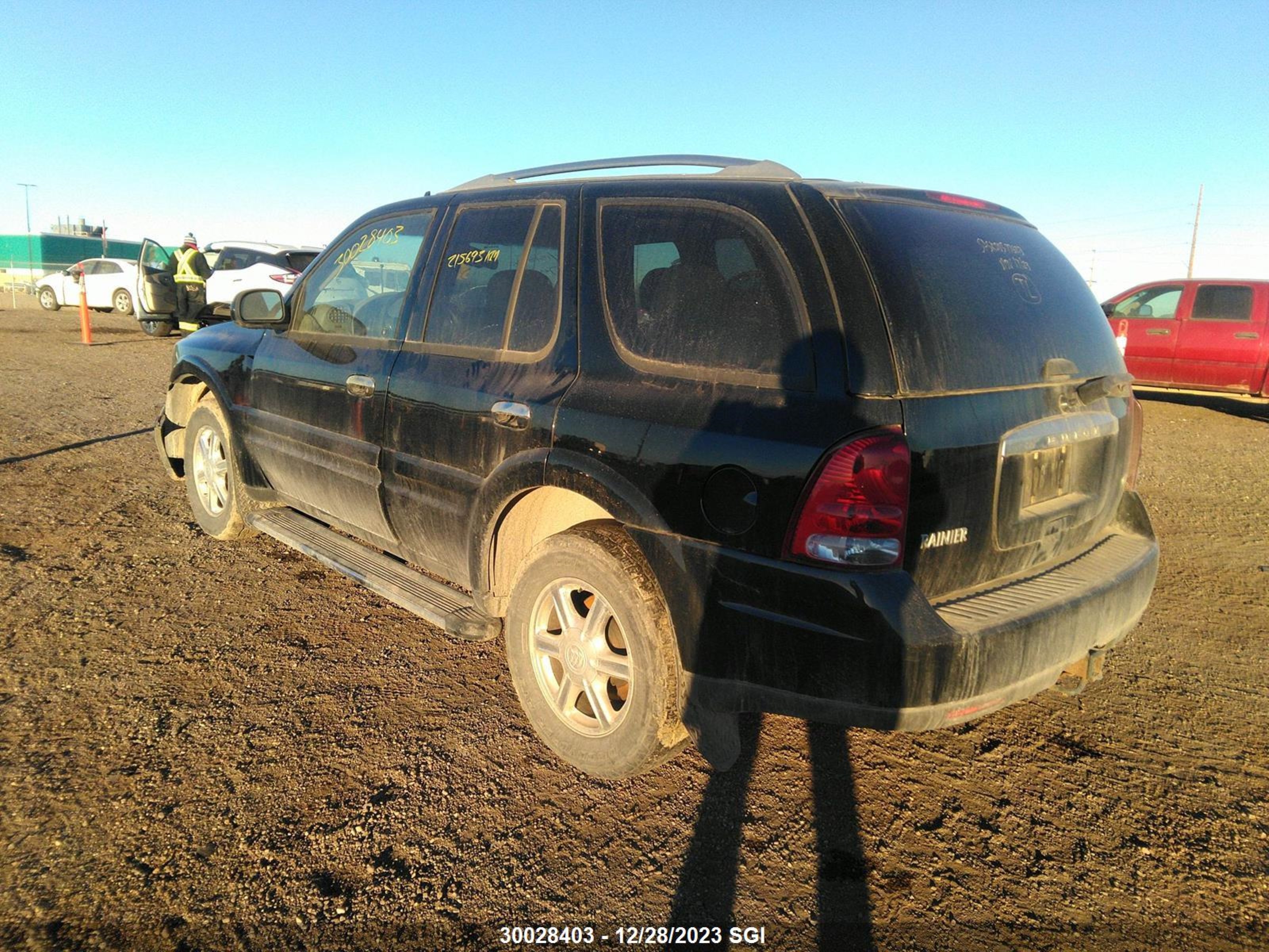 Photo 2 VIN: 5GADT13S172151876 - BUICK RAINER 