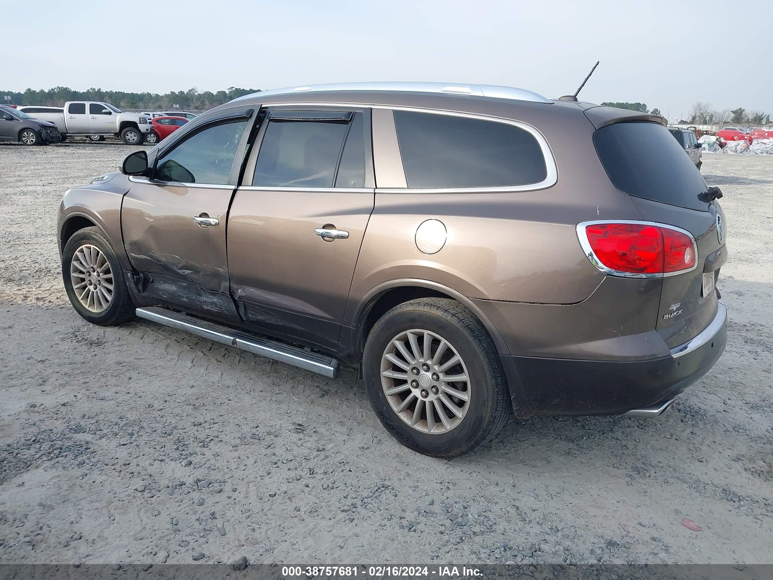 Photo 2 VIN: 5GAER23768J307843 - BUICK ENCLAVE 