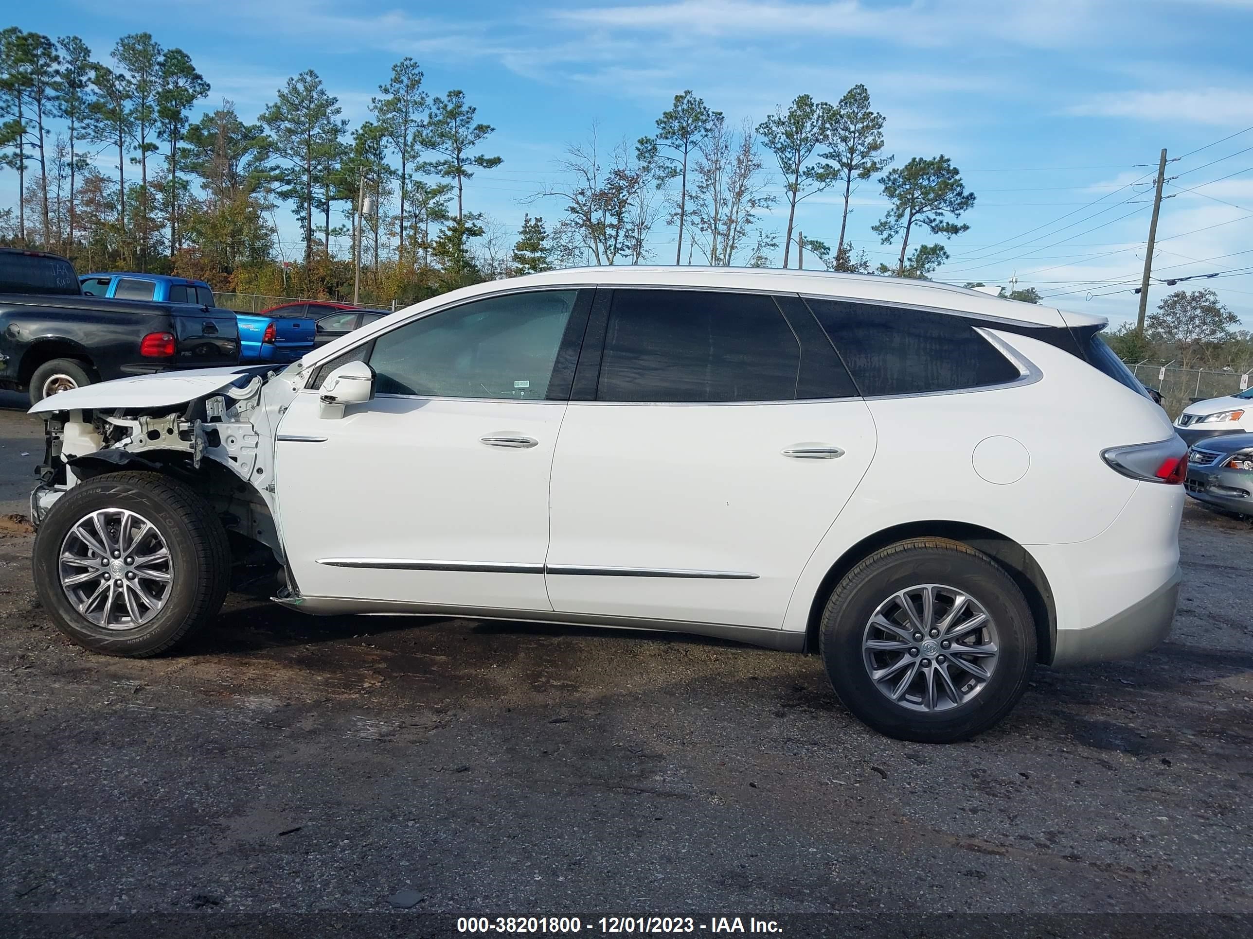 Photo 13 VIN: 5GAERBKW1NJ113693 - BUICK ENCLAVE 