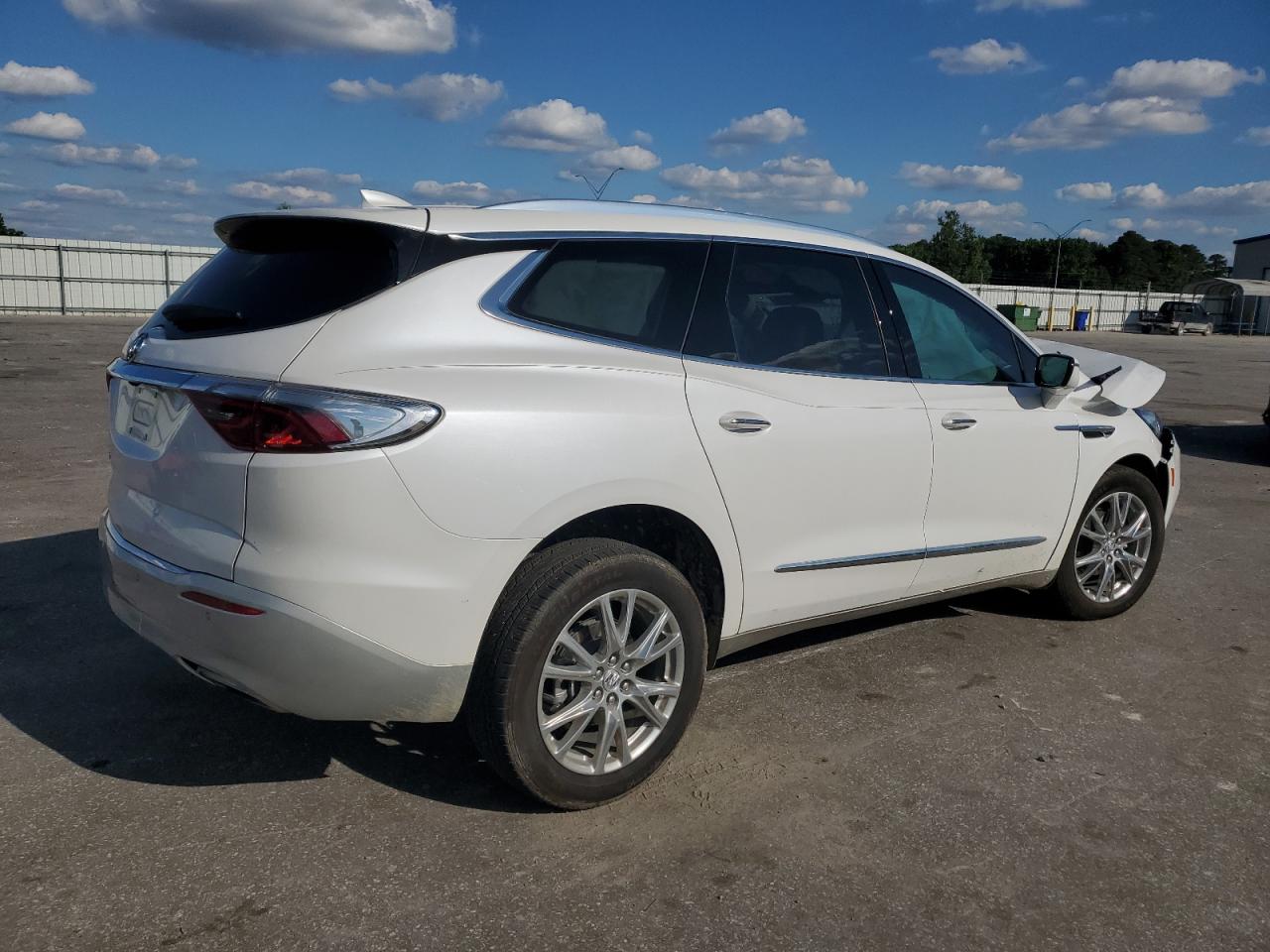 Photo 2 VIN: 5GAERBKW2PJ190527 - BUICK ENCLAVE 