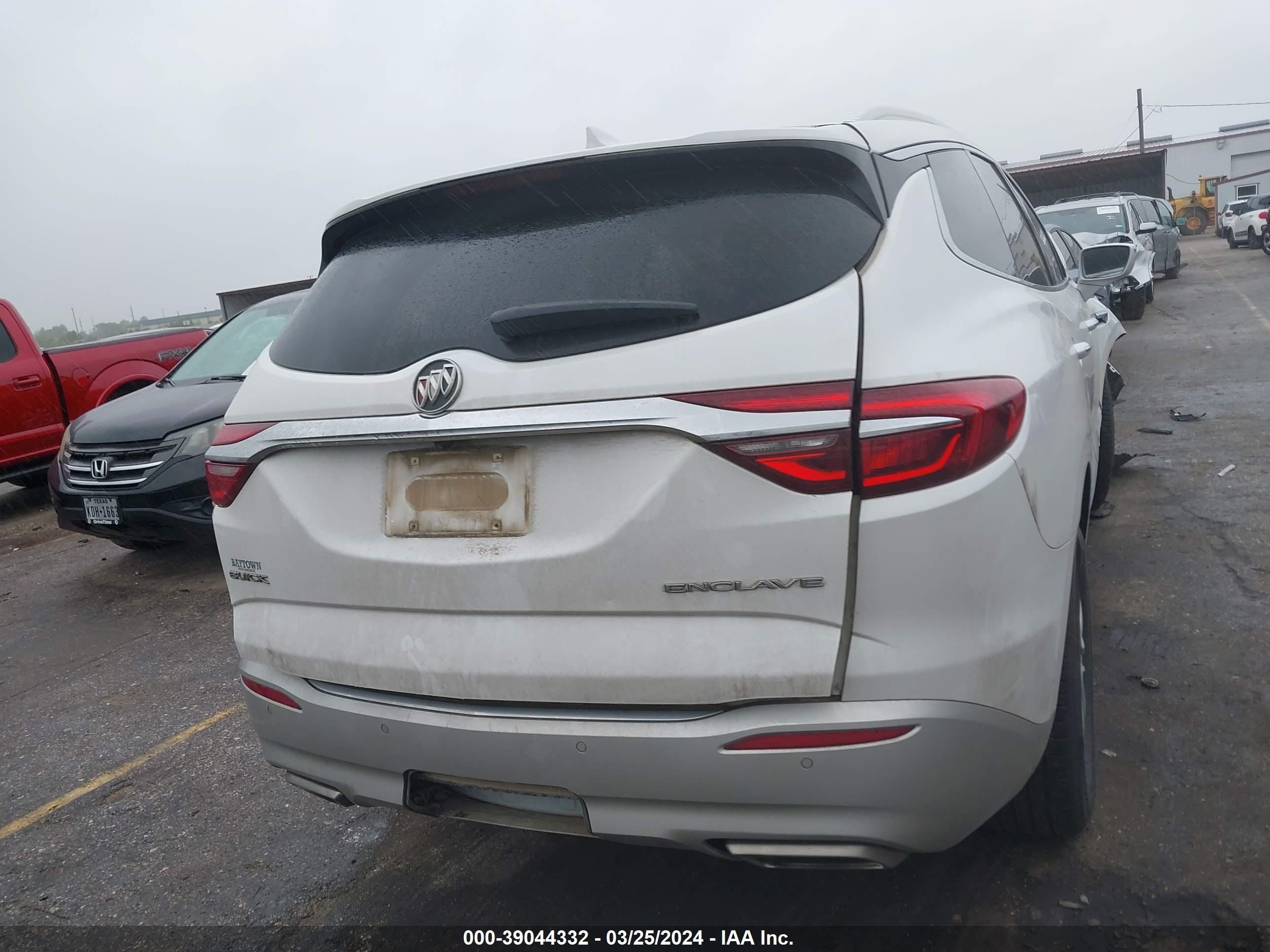 Photo 15 VIN: 5GAERBKW3JJ152263 - BUICK ENCLAVE 