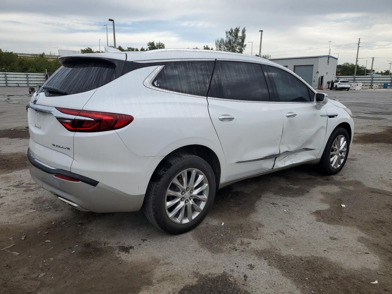 Photo 2 VIN: 5GAERBKW9KJ206683 - BUICK ENCLAVE 